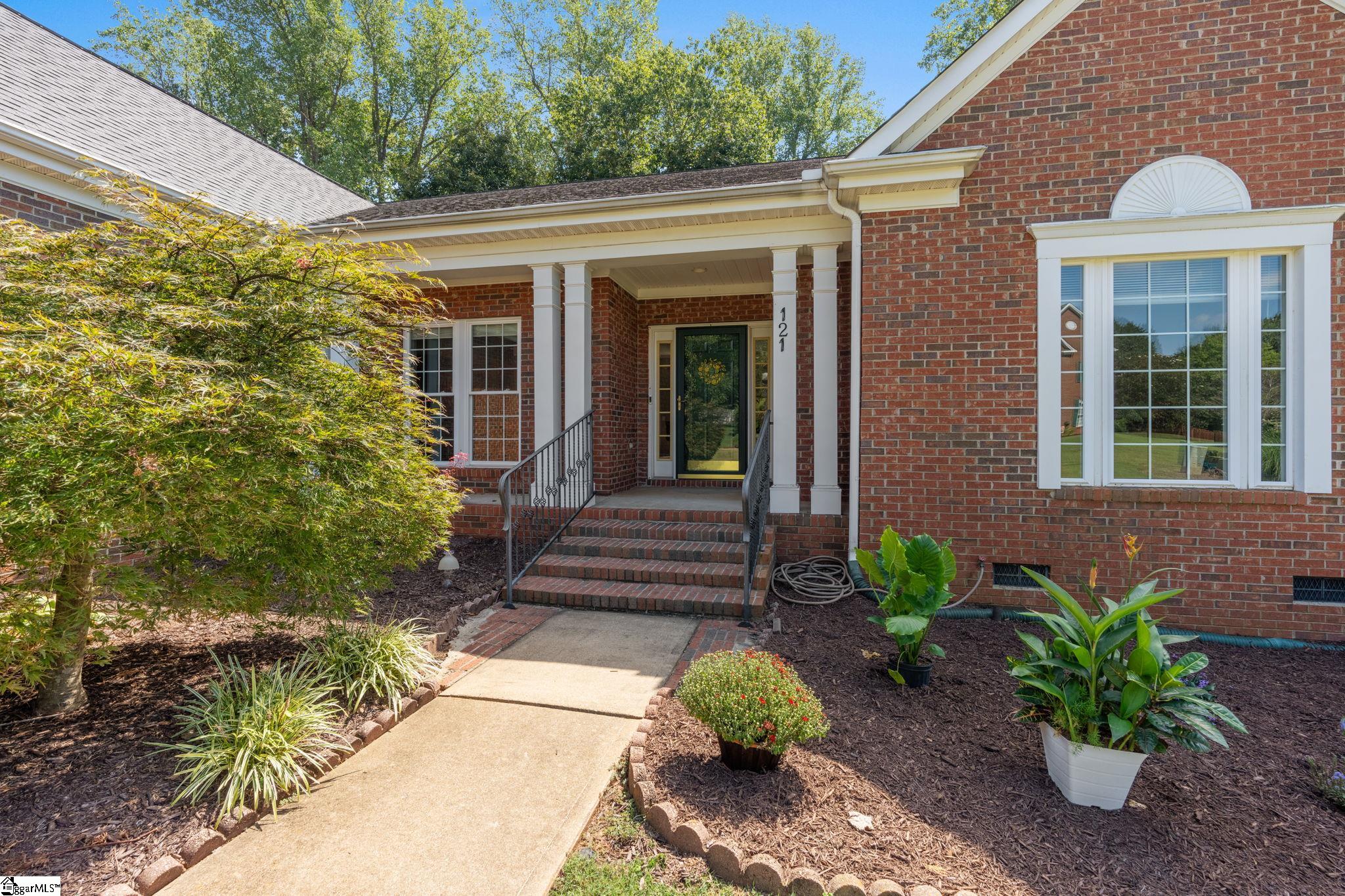 Photo 3 of Single family home for sale at 121 Century Oaks Dr, Easley, SC 29642 | MLS# 1604341 | Listing updated on 2026-09-21