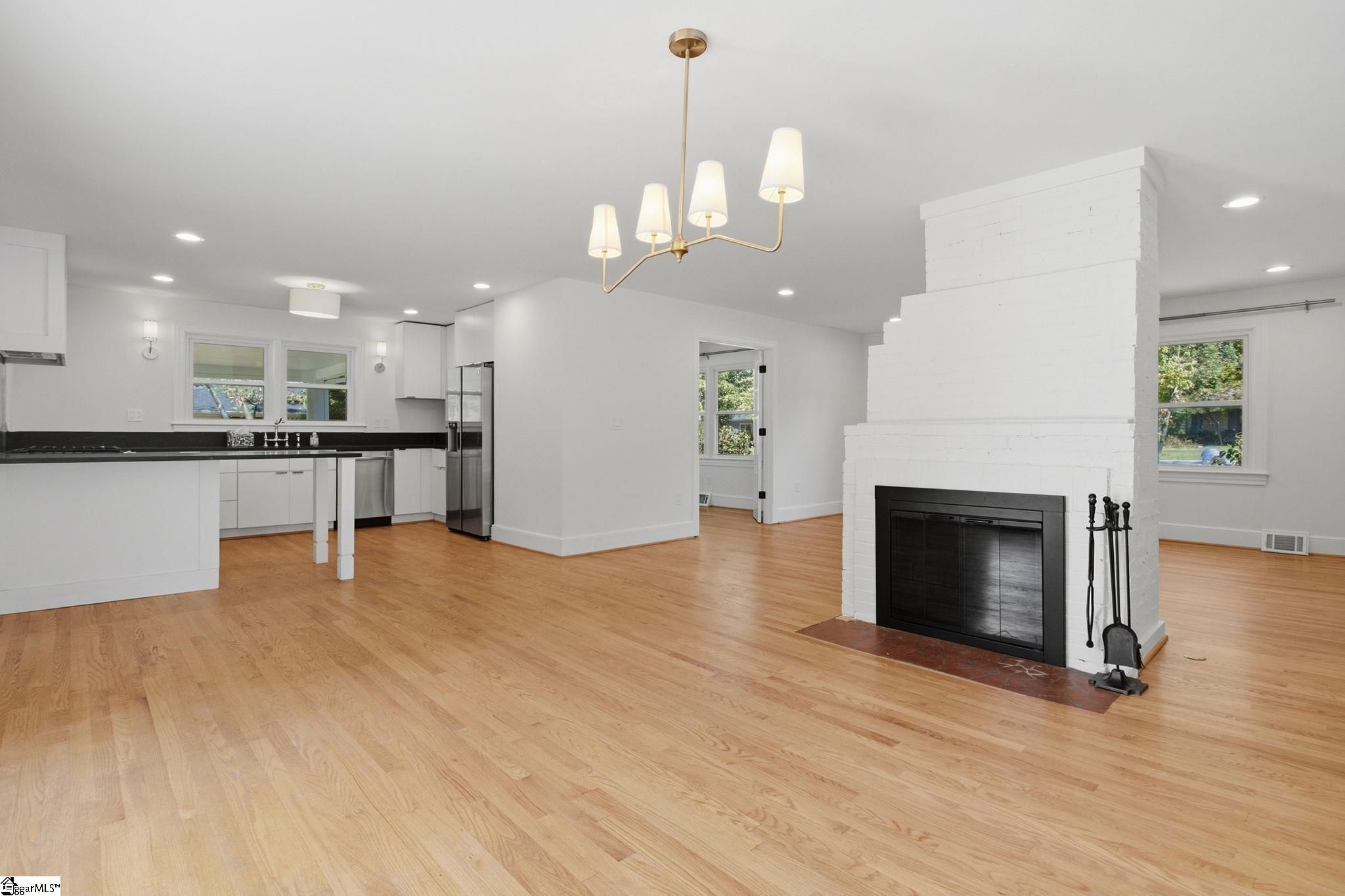 Photo 4 of Single family home for sale at 318 Elizabeth Dr, Greenville, SC 29615 | MLS# 1604536 | Listing updated on 2026-10-01