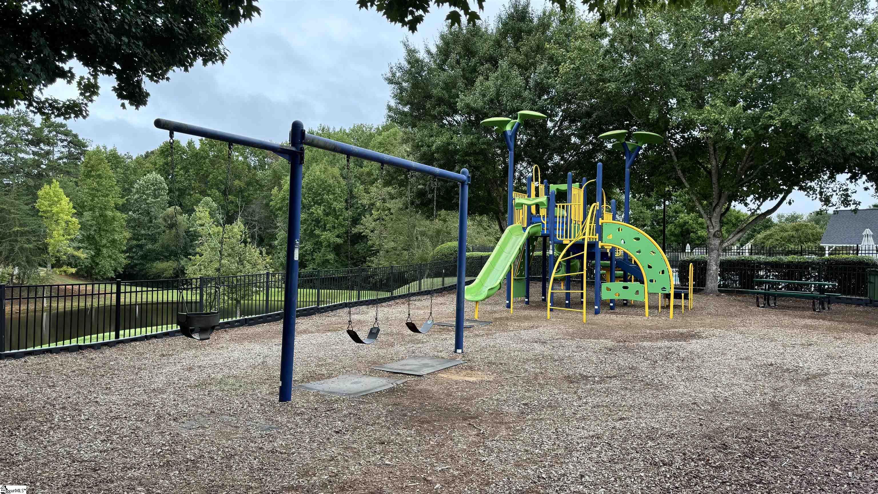 Photo 4 of Single family home for sale at 226 Highgate Cir, Greer, SC 29650 | MLS# 1604550 | Listing updated on 2026-09-23