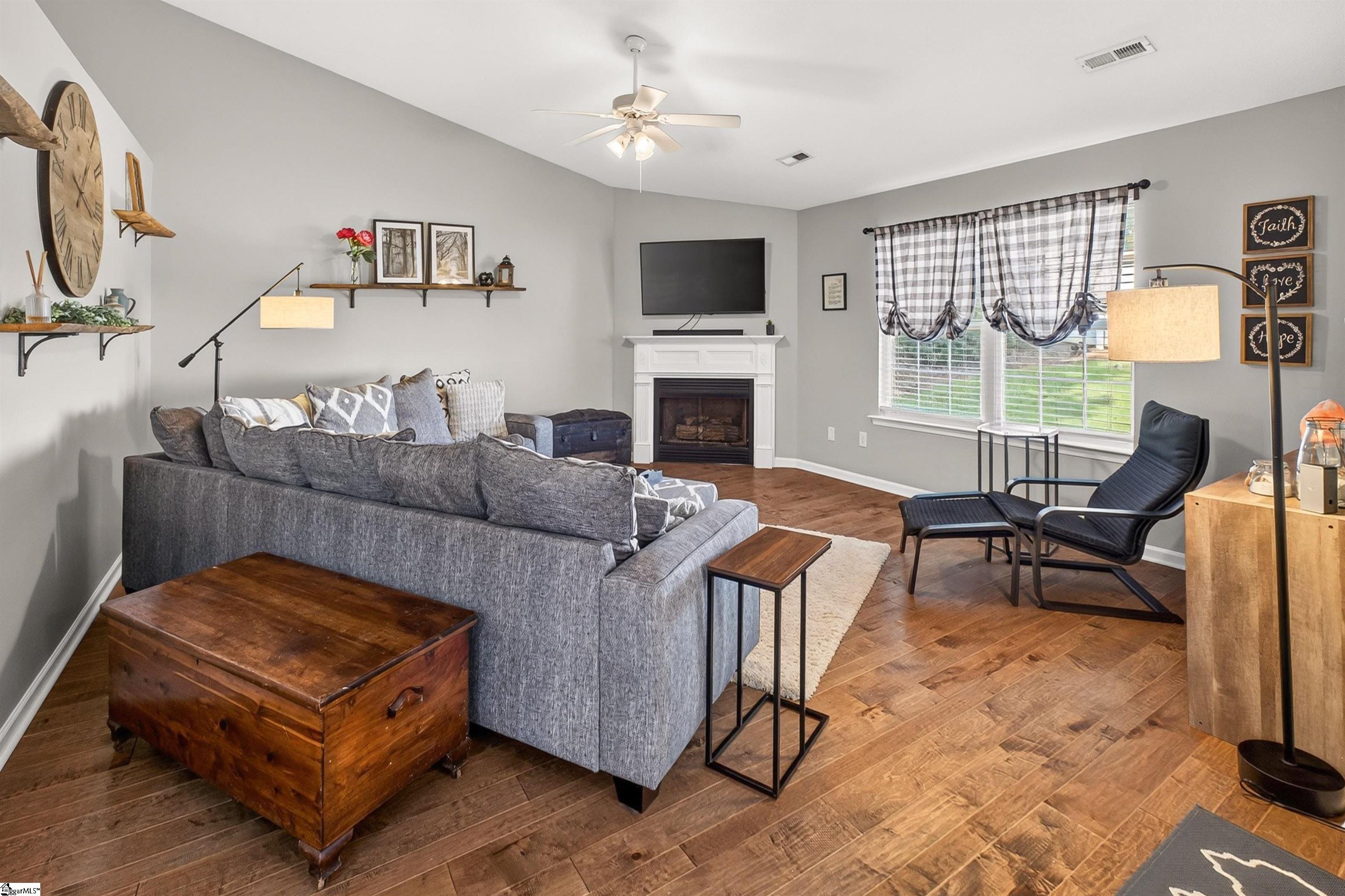 Photo 4 of Single family home for sale at 1 Granite Woods Way, Greer, SC 29650 | MLS# 1604607 | Listing updated on 2026-09-23