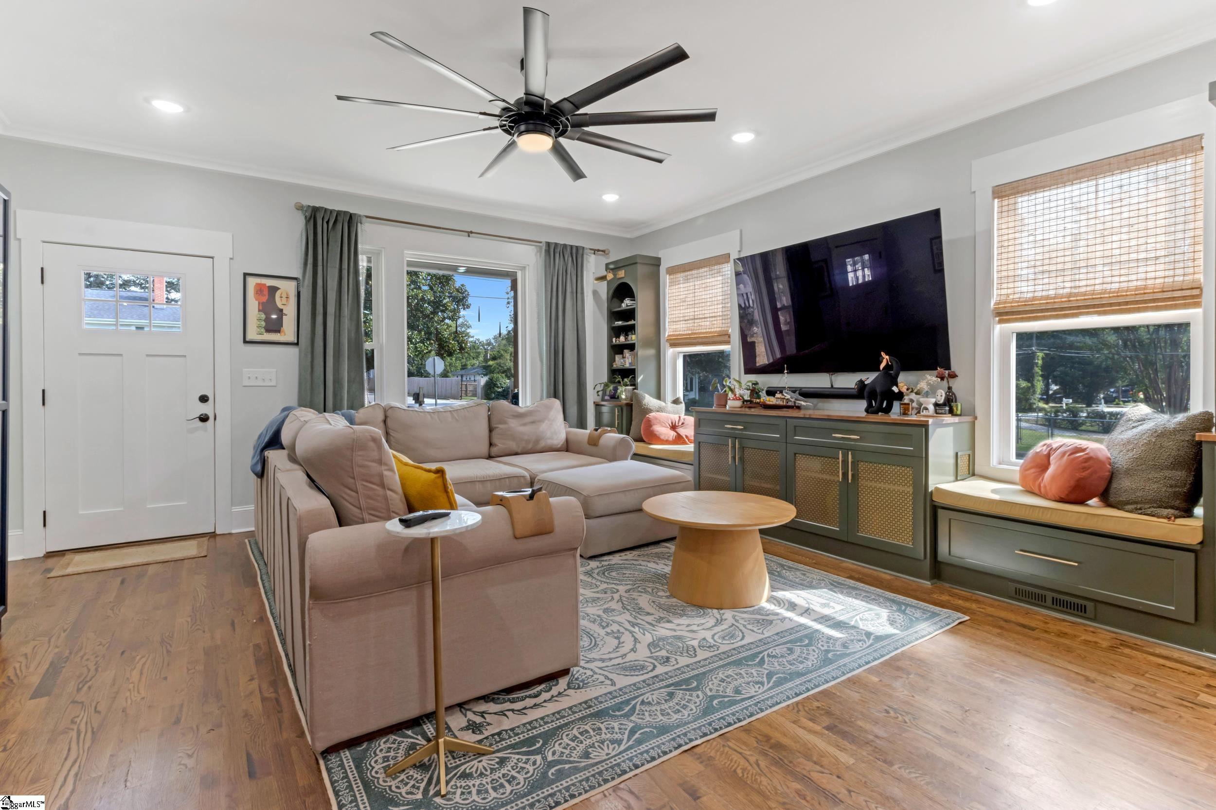 Photo 4 of Single family home for sale at 20 Bleckley Ave, Greenville, SC 29607 | MLS# 1604660 | Listing updated on 2026-09-24