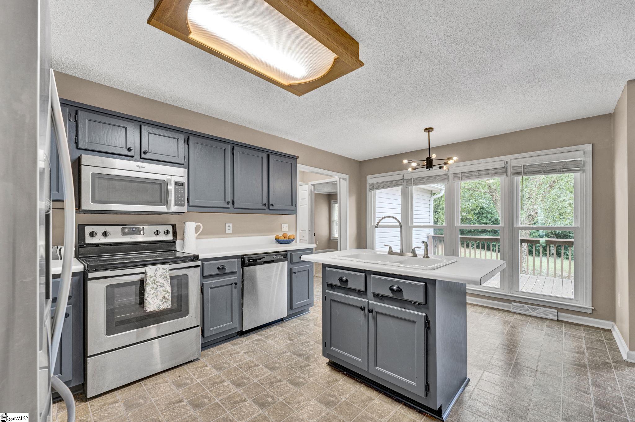 Photo 2 of Single family home for sale at 17 Arbordale Ln, Simpsonville, SC 29680 | MLS# 1604748 | Listing updated on 2026-09-24