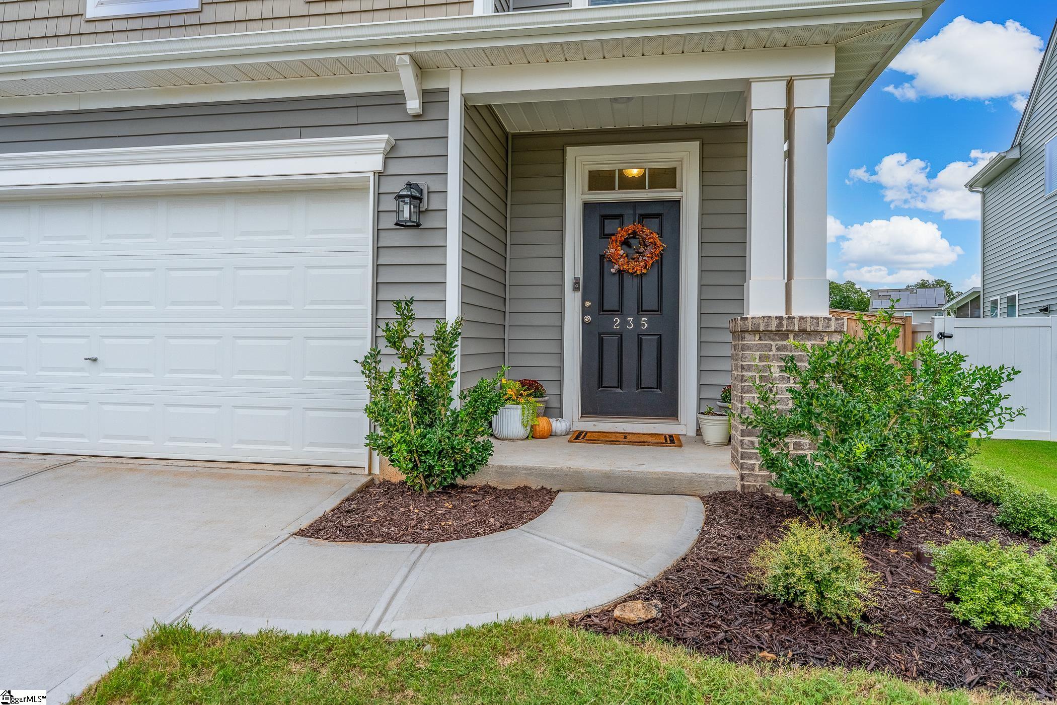 Photo 2 of Single family home for sale at 235 Pendergast Rd, Greenville, SC 29605 | MLS# 1604762 | Listing updated on 2026-09-24