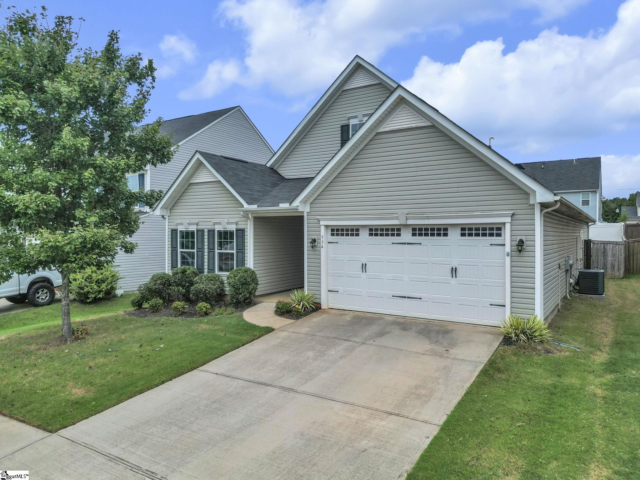 Photo 2 of Single family home for sale at 534 Bucklebury Rd, Greer, SC 29651 | MLS# 1604857 | Listing updated on 2026-09-25
