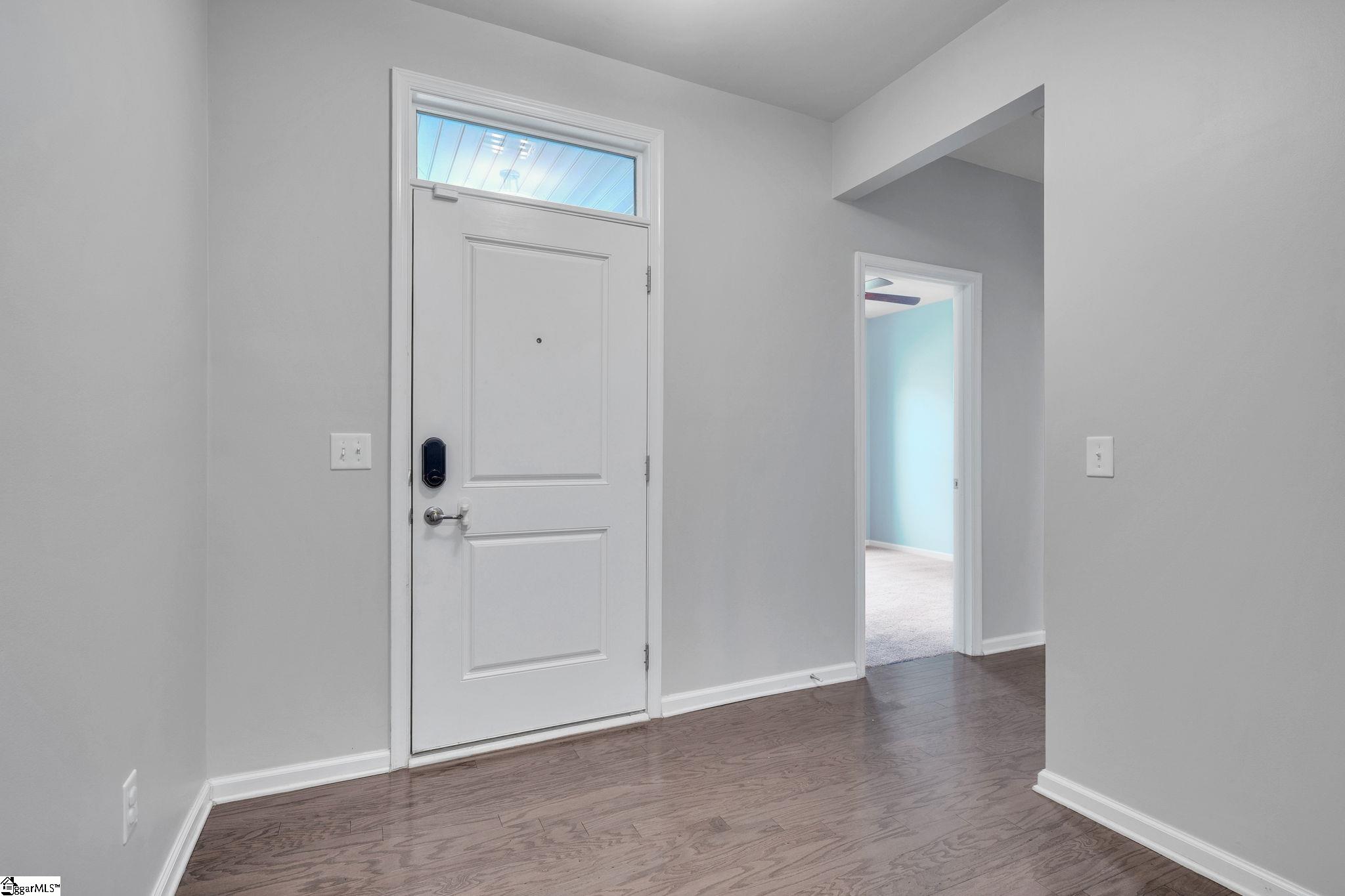 Photo 4 of Single family home for sale at 534 Bucklebury Rd, Greer, SC 29651 | MLS# 1604857 | Listing updated on 2026-09-25