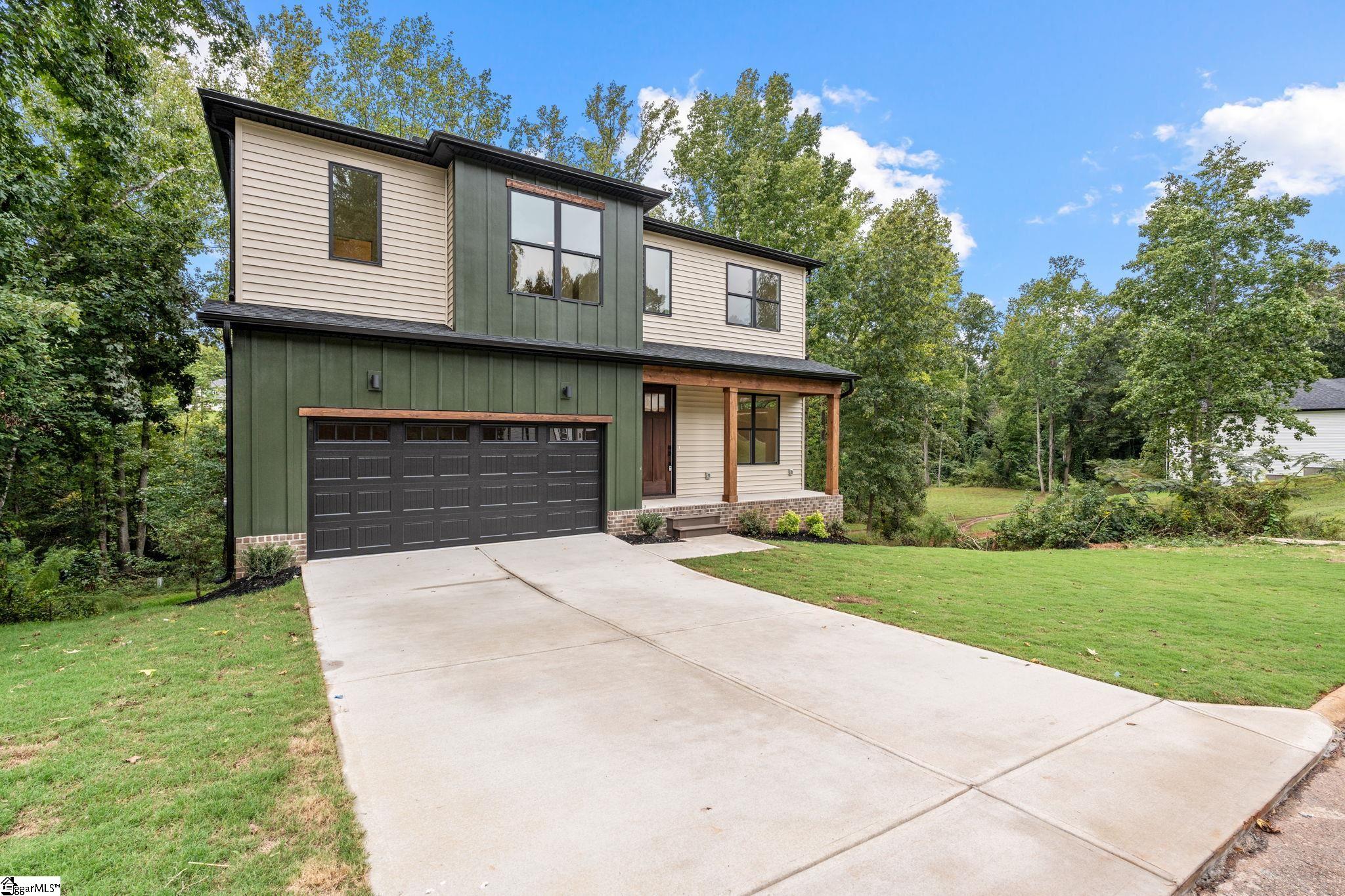 Photo 1 of Single family home for sale at 148 Fox Run Cir, Greer, SC 29651 | MLS# 1604981 | Listing updated on 2026-09-25