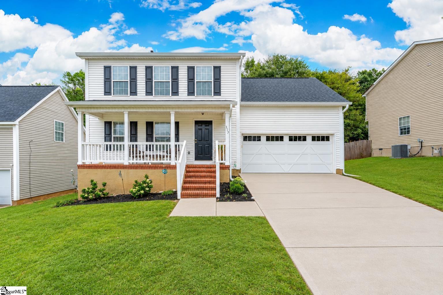 Photo 2 of Single family home for sale at 317 Hampton Ridge Dr, Greer, SC 29651 | MLS# 1605007 | Listing updated on 2026-10-05