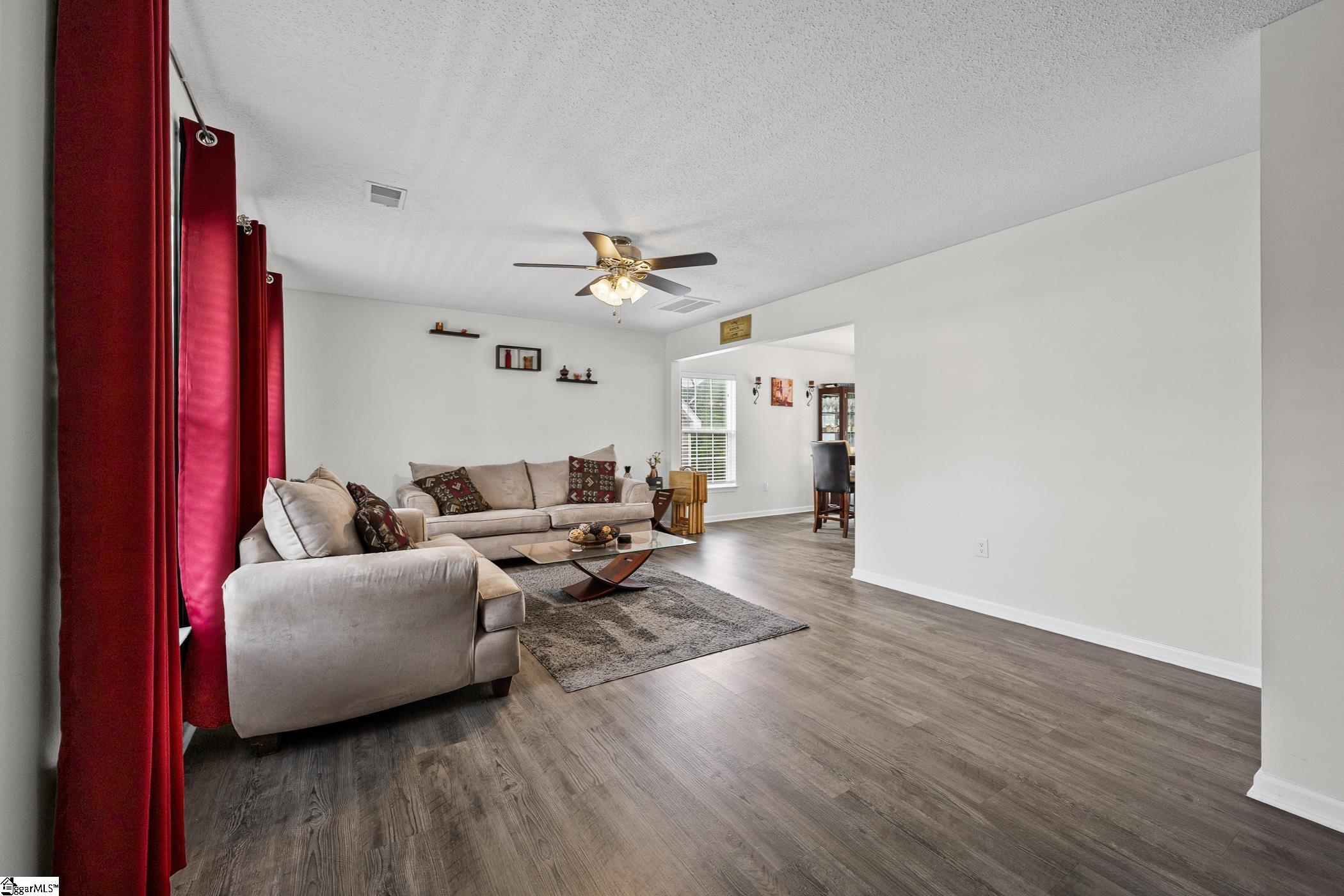 Photo 2 of Single family home for sale at 317 Hampton Ridge Dr, Greer, SC 29651 | MLS# 1605007 | Listing updated on 2026-09-26