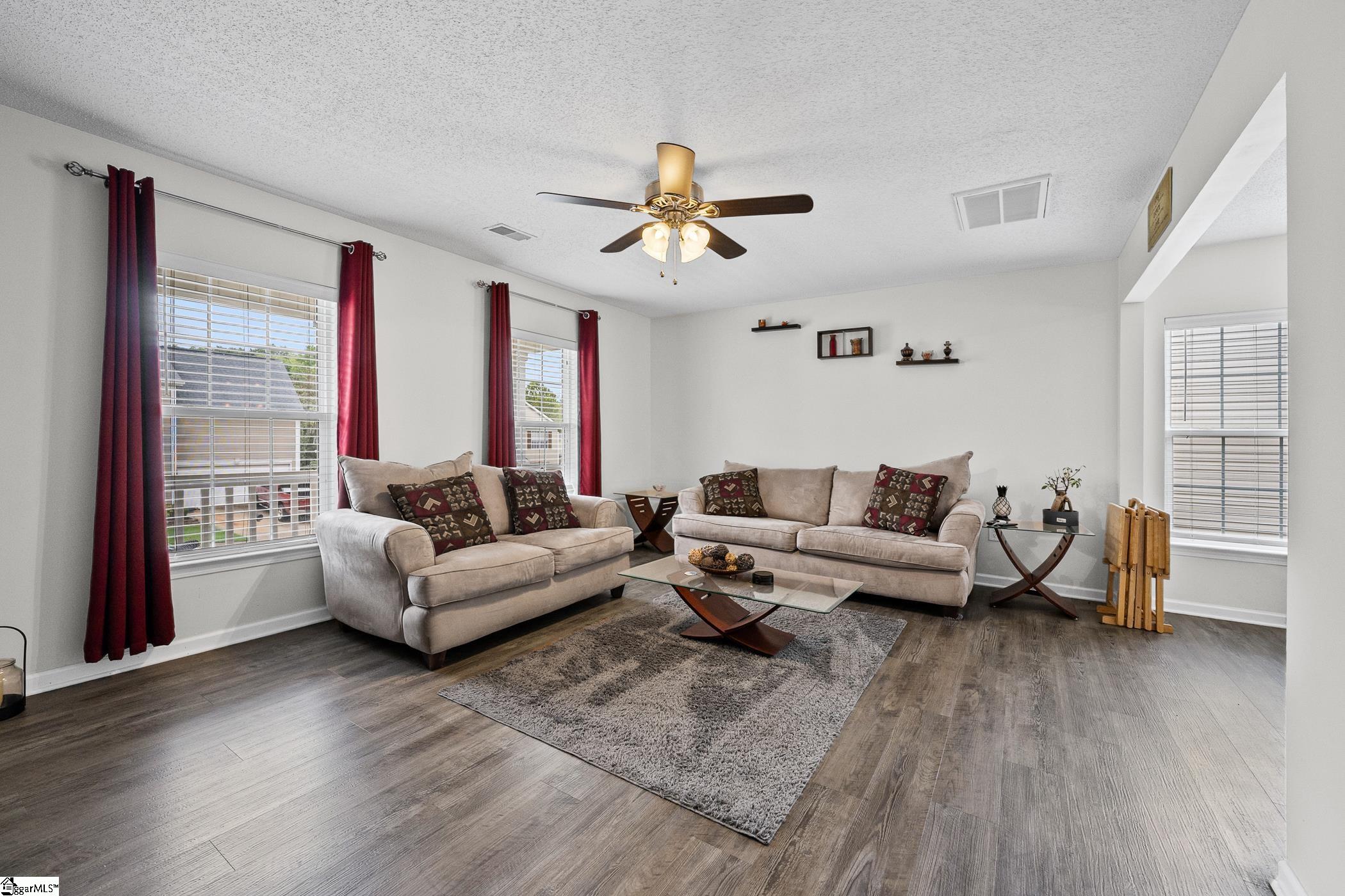 Photo 3 of Single family home for sale at 317 Hampton Ridge Dr, Greer, SC 29651 | MLS# 1605007 | Listing updated on 2026-09-26
