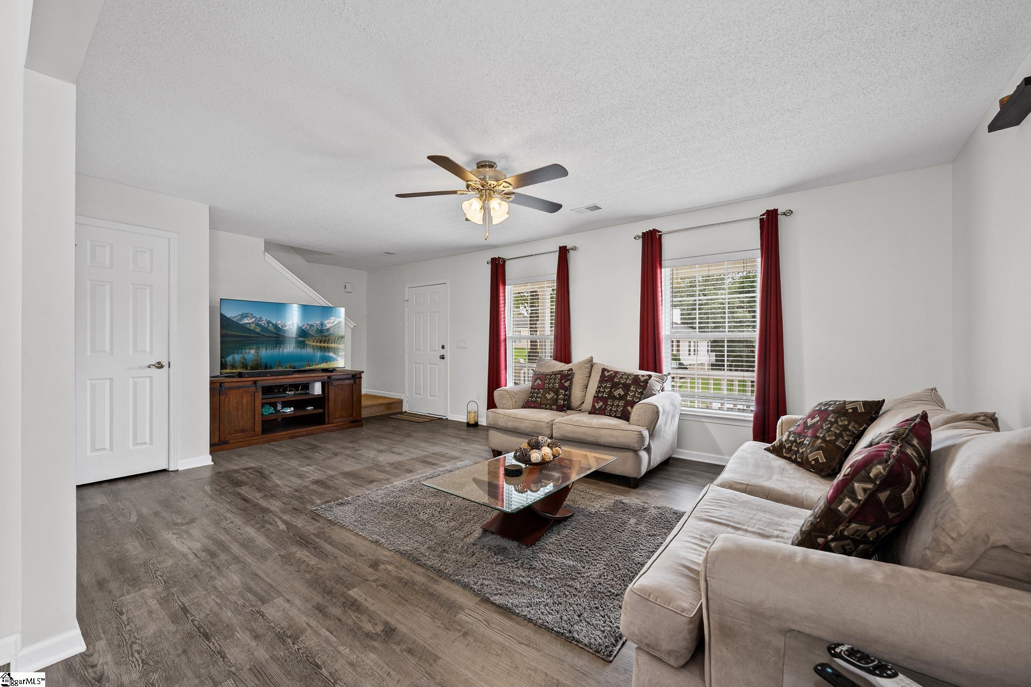 Photo 4 of Single family home for sale at 317 Hampton Ridge Dr, Greer, SC 29651 | MLS# 1605007 | Listing updated on 2026-09-26