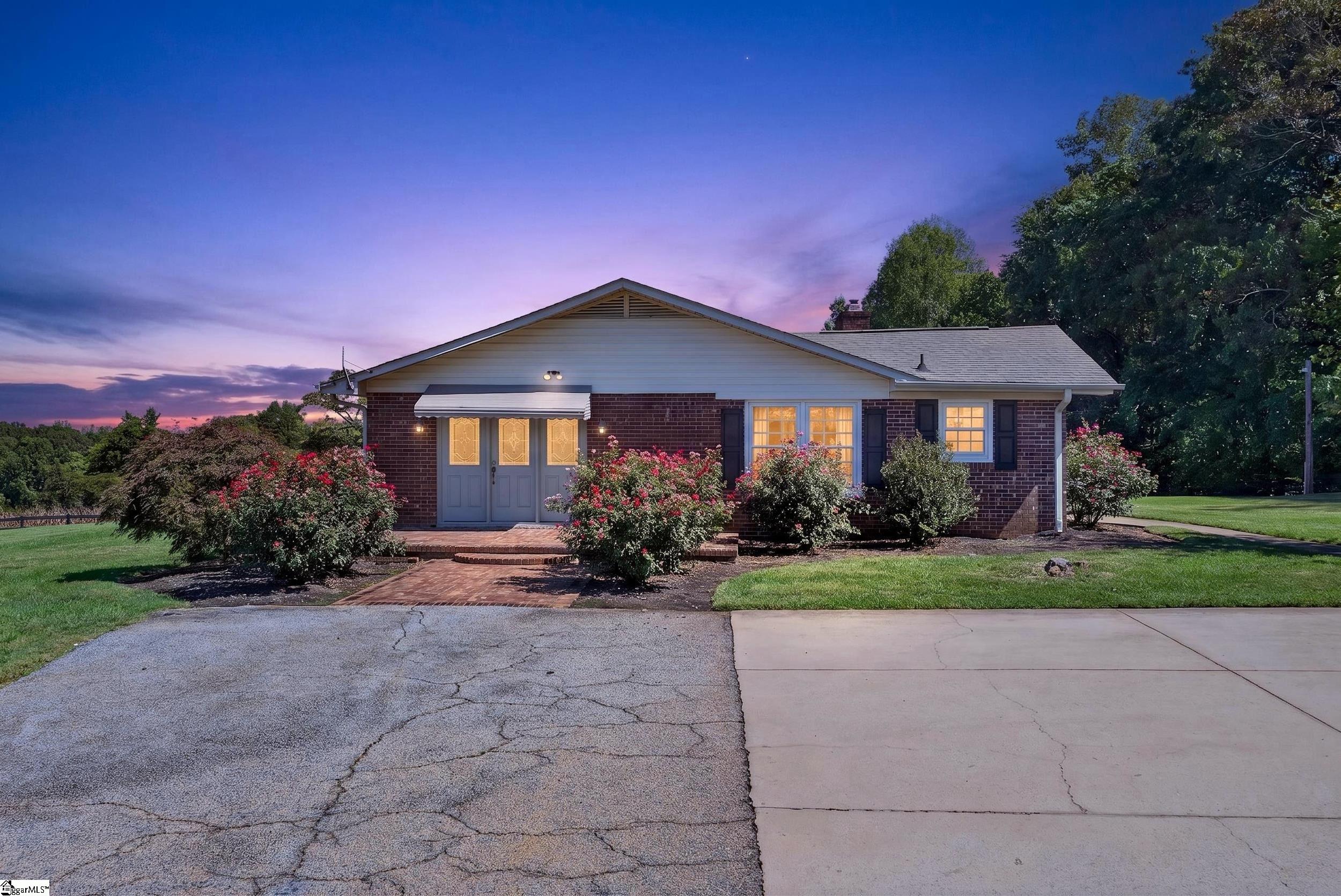 Single family home for sale at 3858 N Highway 101, Greer, SC 29651 | MLS# 1605054
