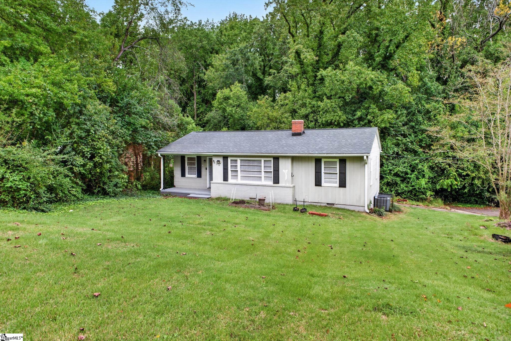Photo 3 of Single family home for sale at 328 Merideth Cir, Spartanburg, SC 29306 | MLS# 1605139 | Listing updated on 2026-10-14
