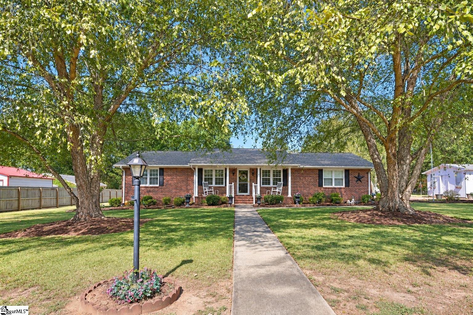 813 Ivy Circle