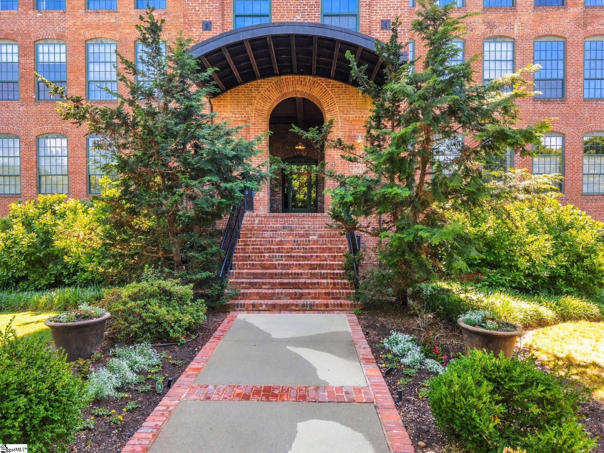 400 Mills Avenue