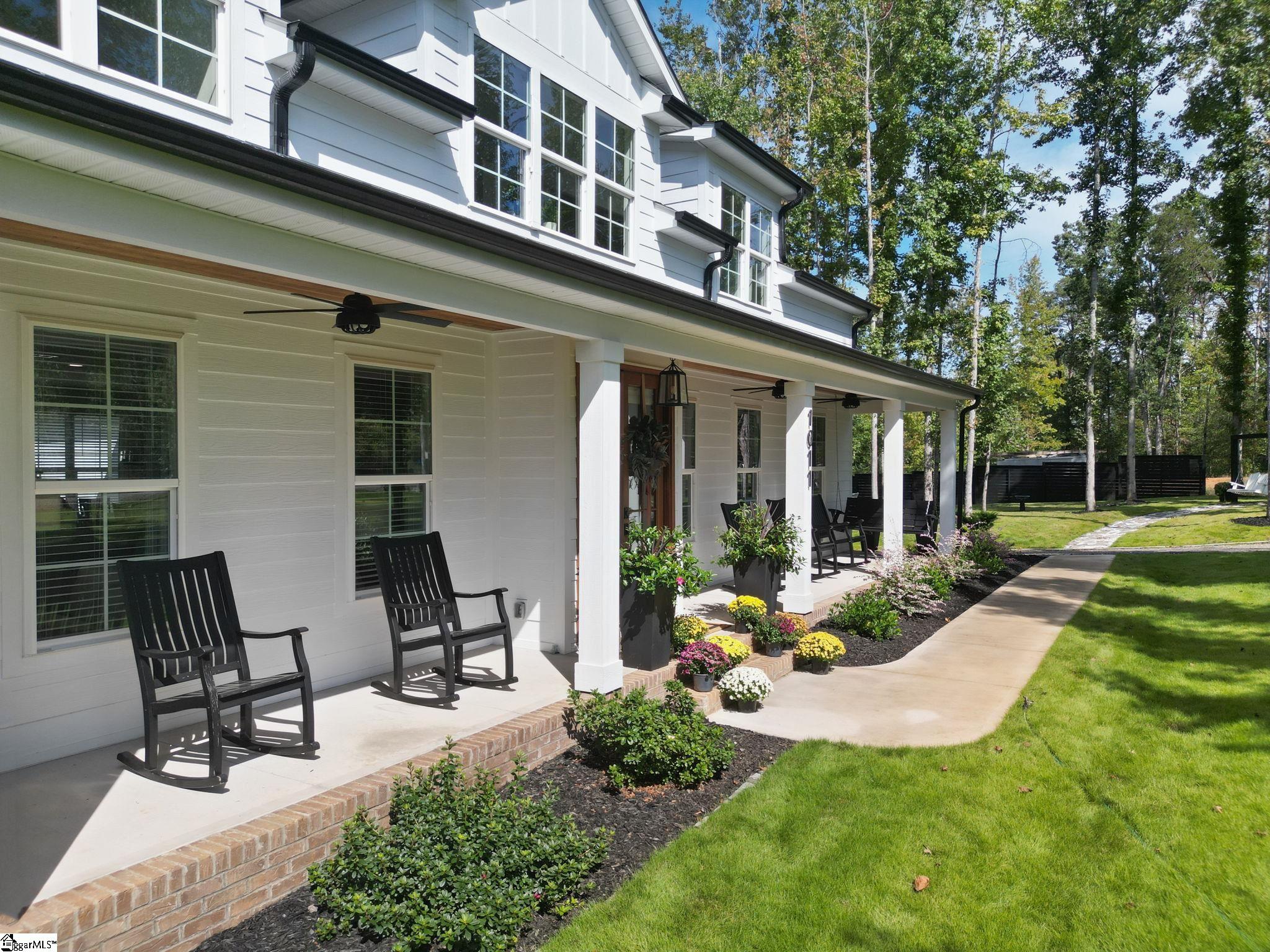 Photo 1 of Single family home for sale at 1011 Center Rd, Taylors, SC 29687 | MLS# 1605512 | Listing updated on 2026-10-01