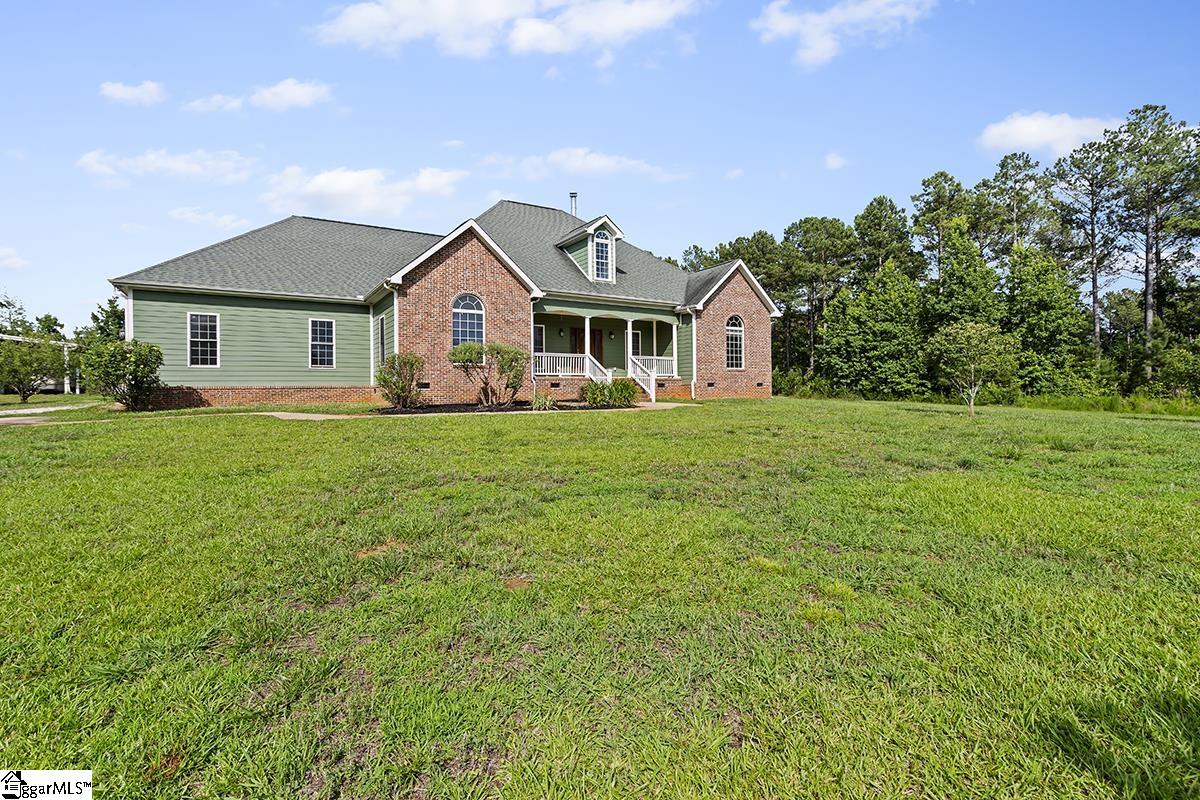 Photo 3 of Single family home for sale at 551 Chiply Rd, Greenwood, SC 29646 | MLS# 1605526 | Listing updated on 2026-10-01