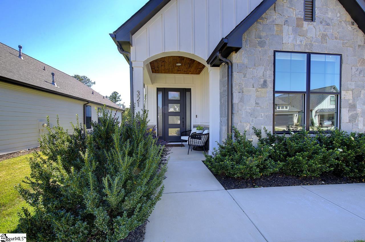 Photo 2 of Single family home for sale at 321 Bonnell Rd, Simpsonville, SC 29681 | MLS# 1605532 | Listing updated on 2026-10-02