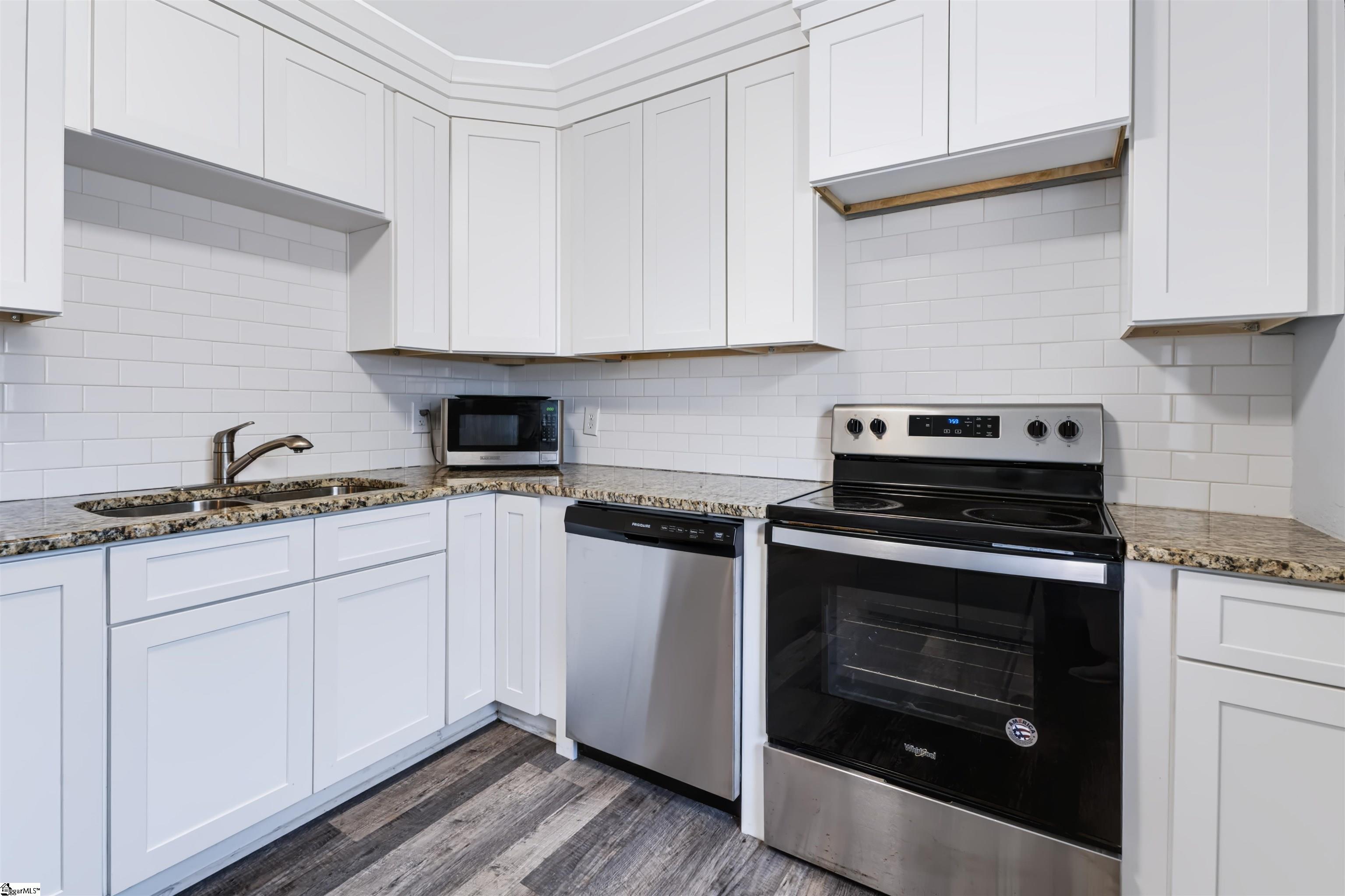 Photo 4 of Single family home for sale at 221 Church St, Greenville, SC 29609 | MLS# 1605540 | Listing updated on 2026-10-02