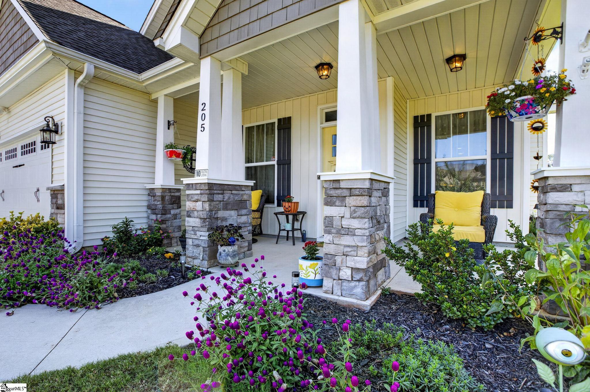 Photo 1 of Single family home for sale at 205 Hillyer Ct, Greenville, SC 29617 | MLS# 1605548 | Listing updated on 2026-10-02