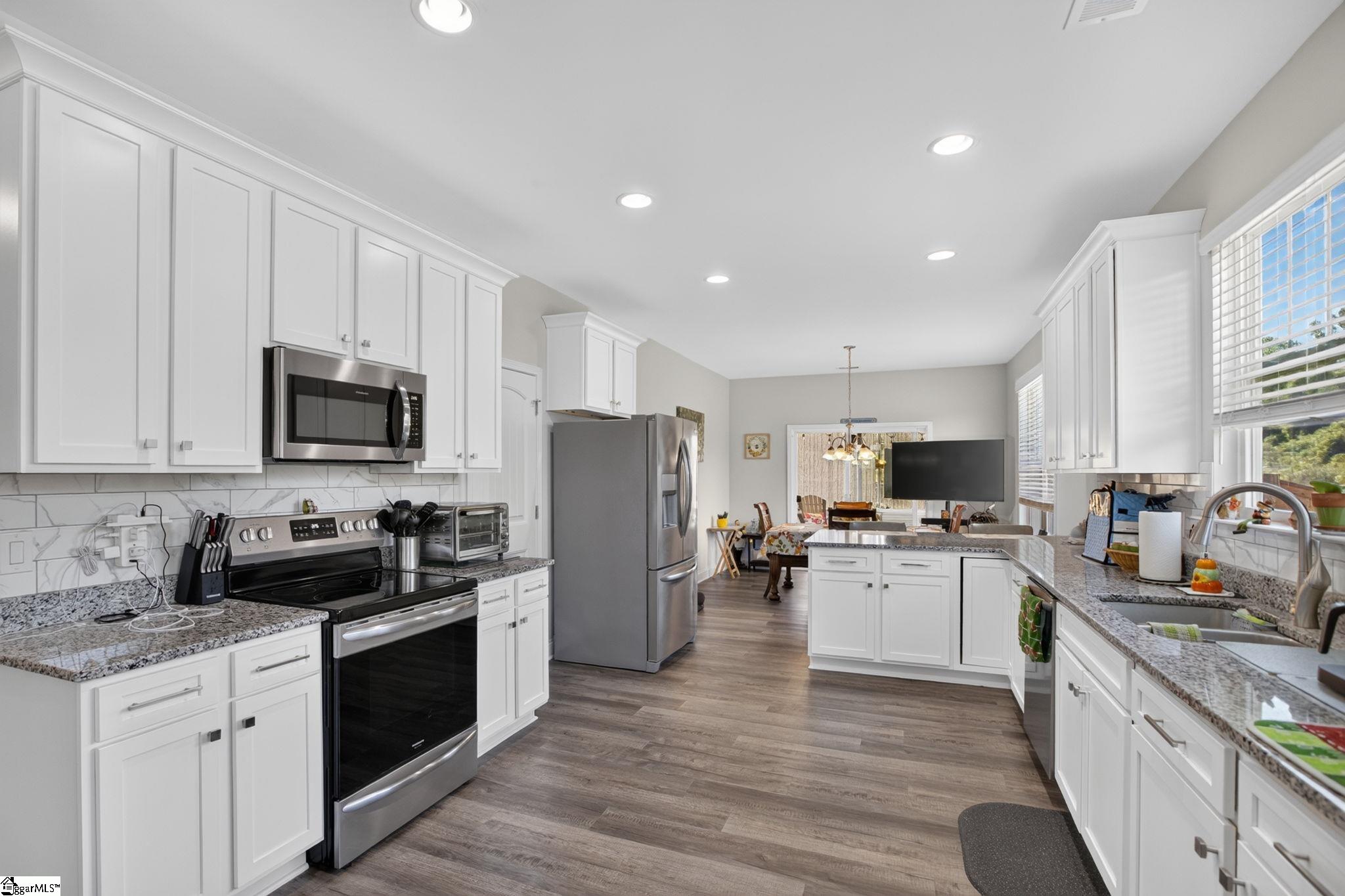 Photo 4 of Single family home for sale at 205 Hillyer Ct, Greenville, SC 29617 | MLS# 1605548 | Listing updated on 2026-10-02