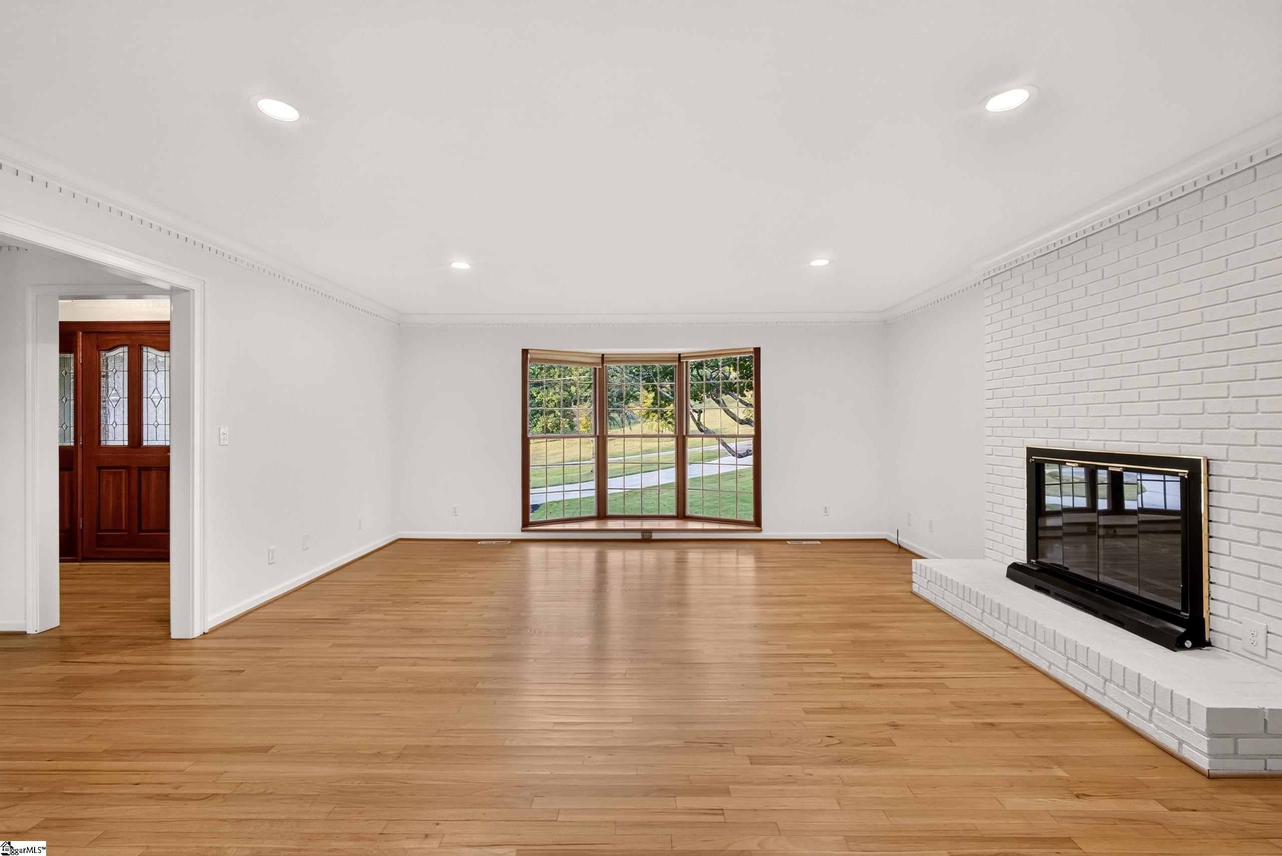 Photo 3 of Single family home for sale at 5 Crestline Rd, Greenville, SC 29609 | MLS# 1605556 | Listing updated on 2026-10-02