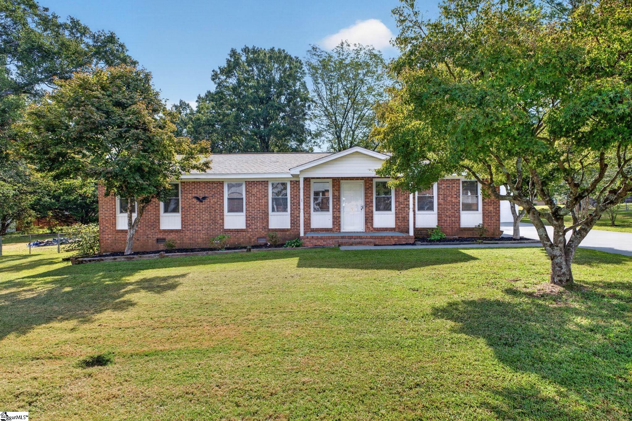 Single family home for sale at 7 Shubuta Ct, Greenville, SC 29617 | MLS# 1605561
