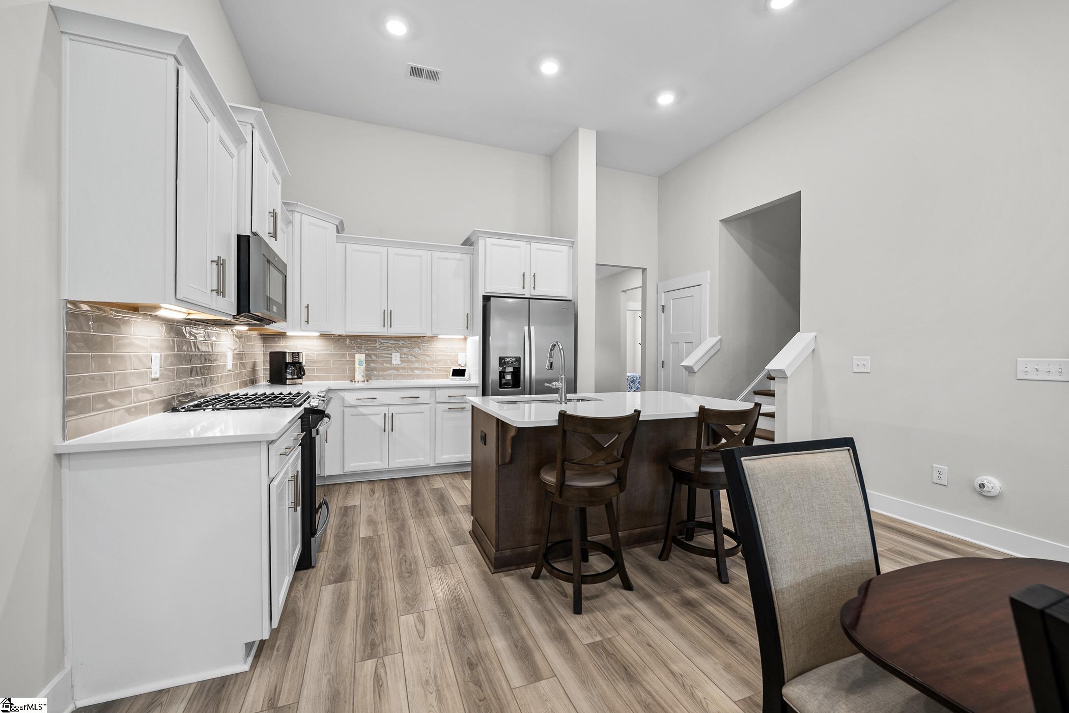 Photo 3 of Single family home for sale at 414 Ambleside Ln, Greenville, SC 29605 | MLS# 1605570 | Listing updated on 2026-10-02