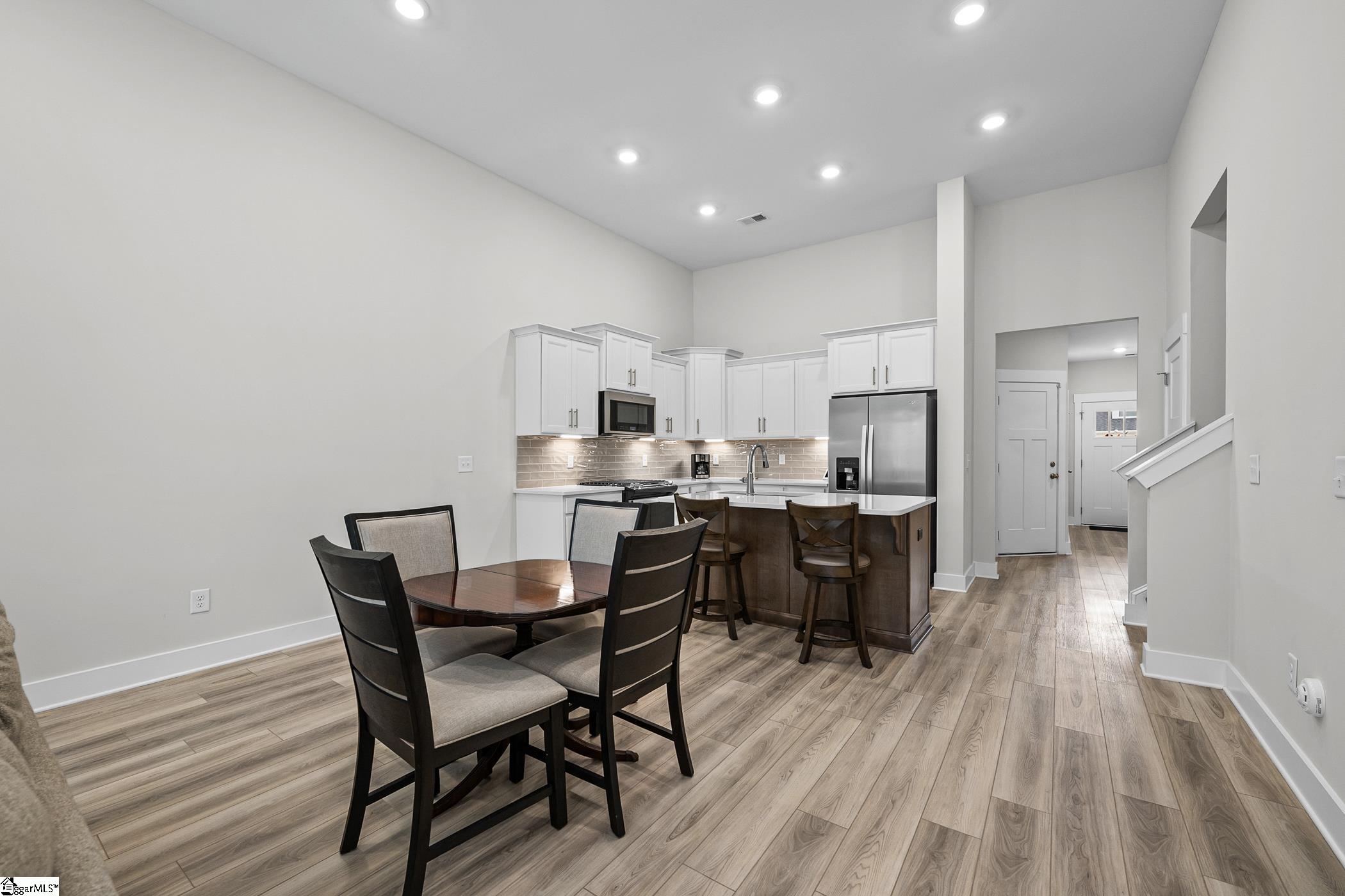 Photo 4 of Single family home for sale at 414 Ambleside Ln, Greenville, SC 29605 | MLS# 1605570 | Listing updated on 2026-10-02