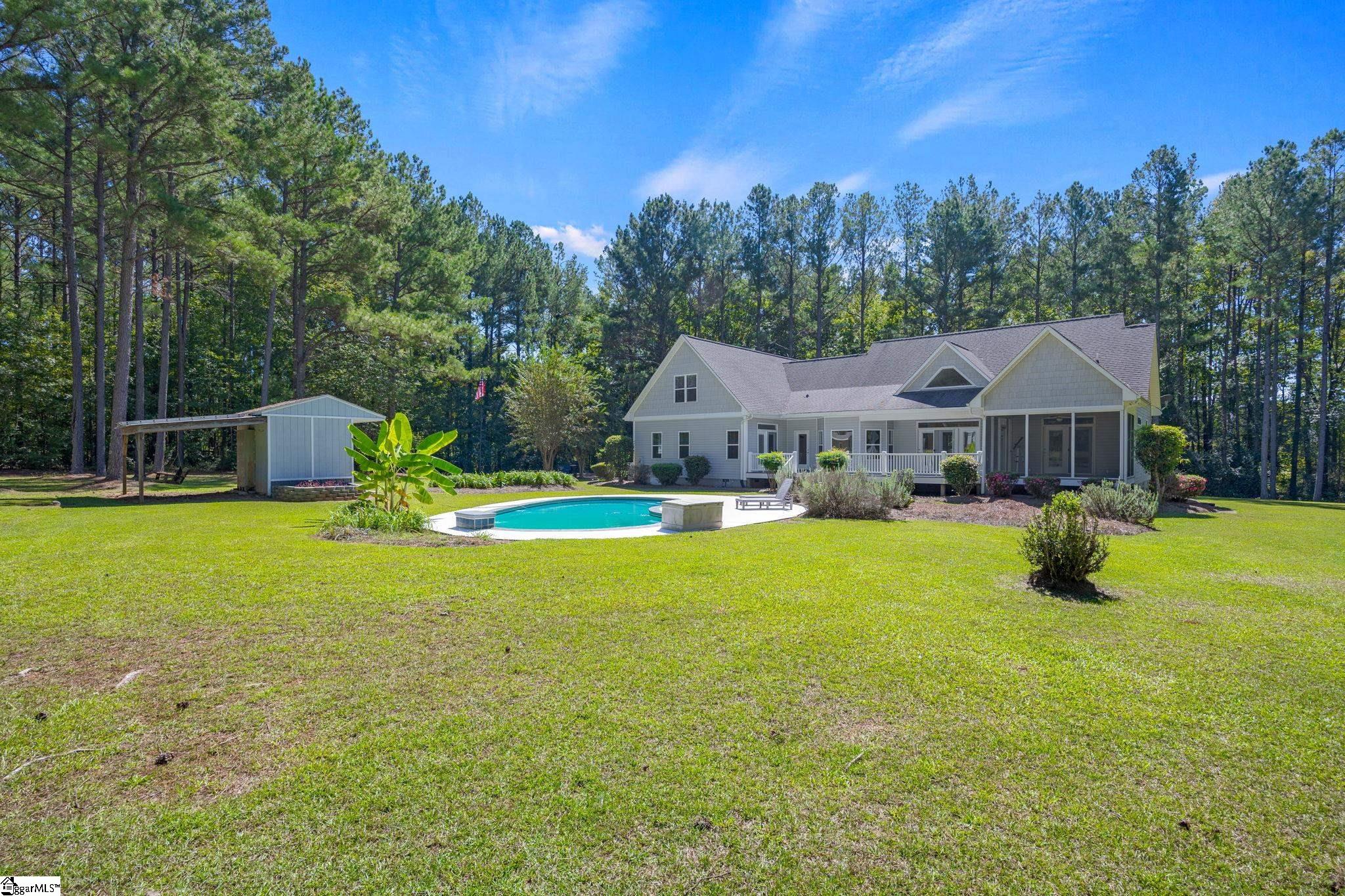 Photo 3 of Single family home for sale at 120 Ranch Ct, Greenwood, SC 29646 | MLS# 1605575 | Listing updated on 2026-10-03