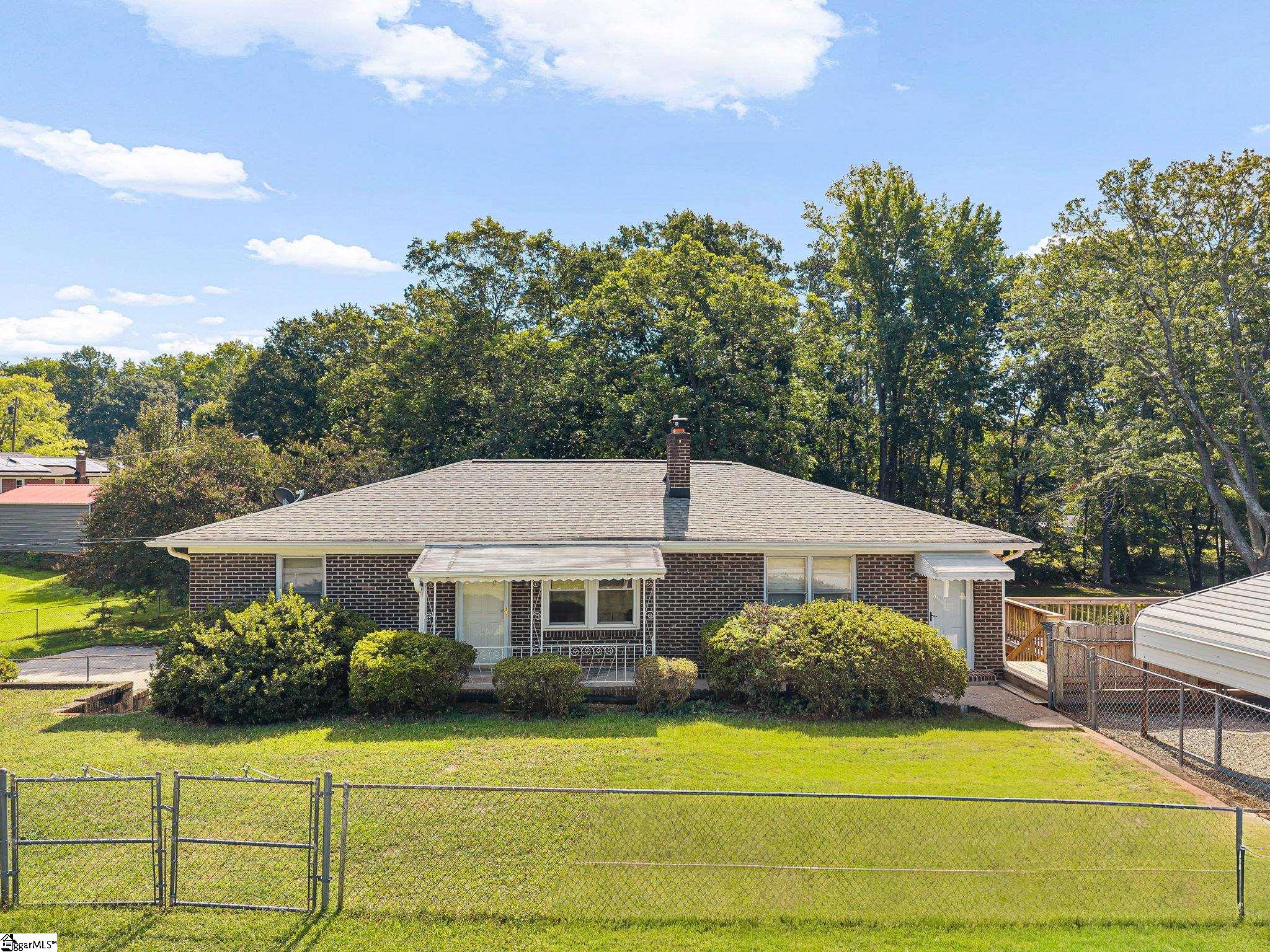 Single family home for sale at 105 Salem Ct, Greenville, SC 29617 | MLS# 1605585 | Listing updated on 2026-10-04