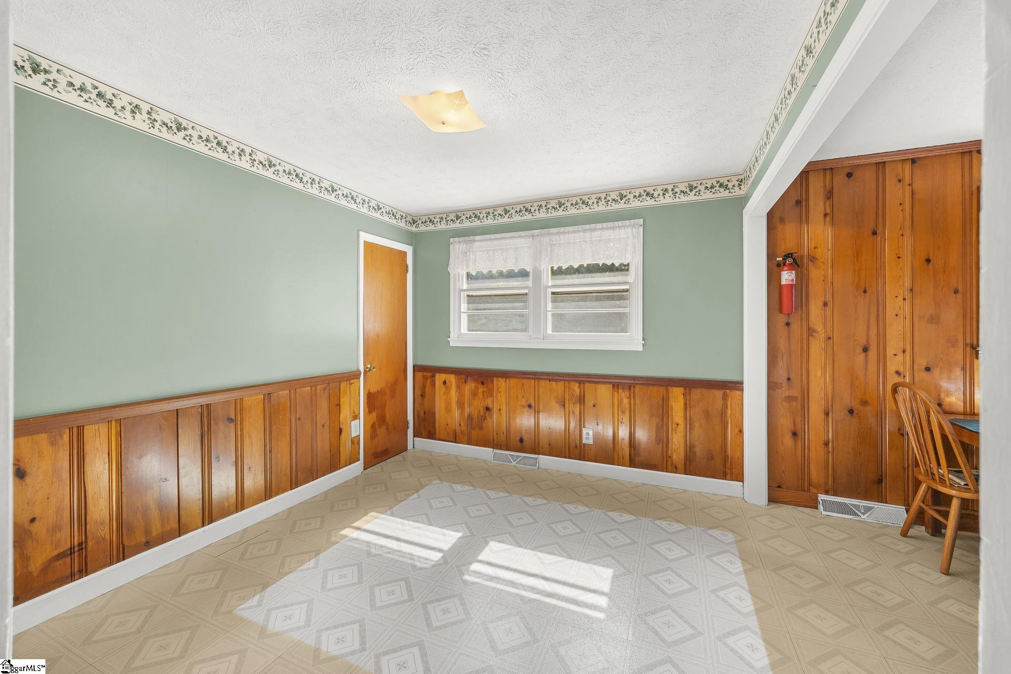 Photo 3 of Single family home for sale at 105 Salem Ct, Greenville, SC 29617 | MLS# 1605585 | Listing updated on 2026-10-04