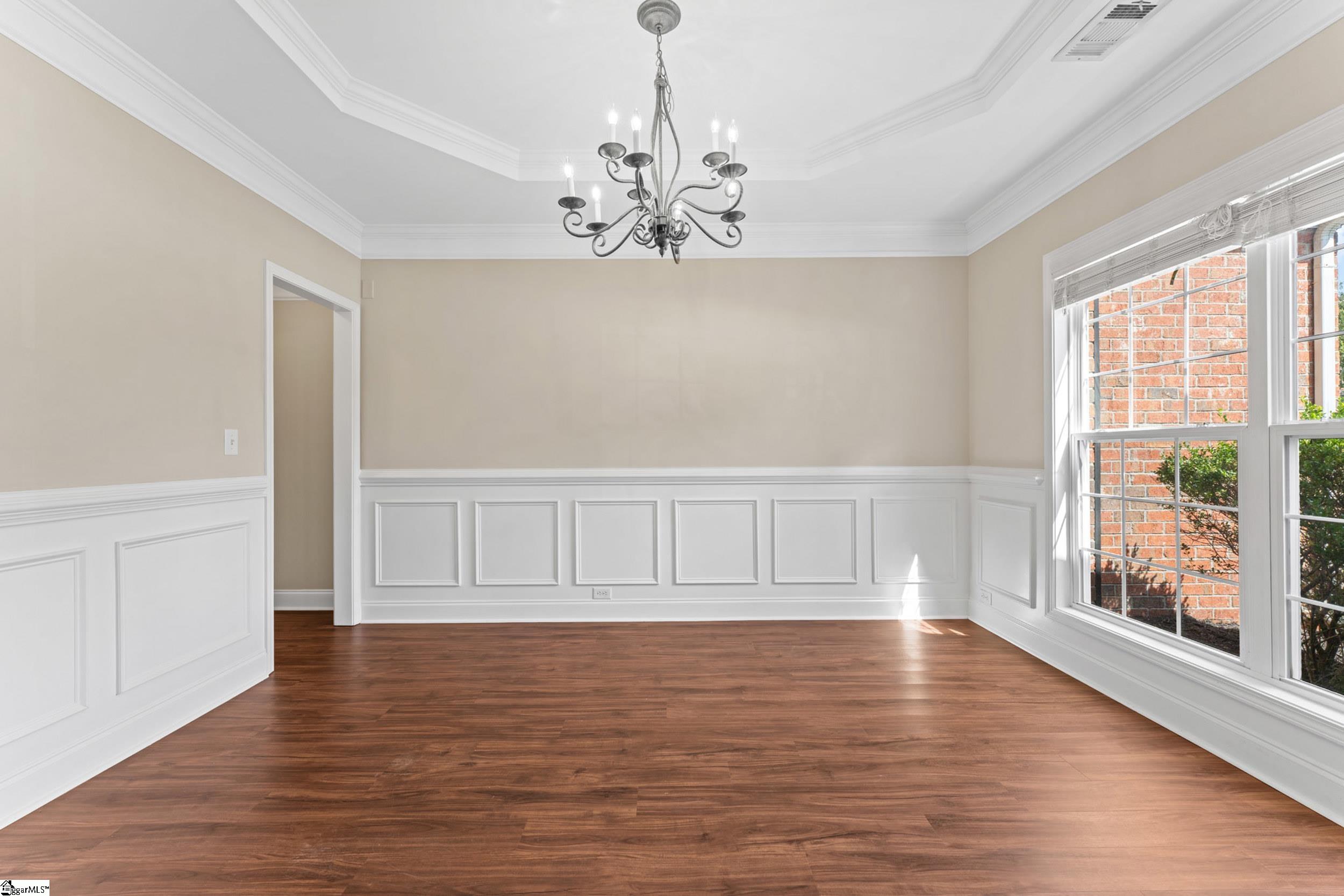 Photo 4 of Single family home for sale at 300 Roanoke Way, Greenville, SC 29607 | MLS# 1605597 | Listing updated on 2026-10-05