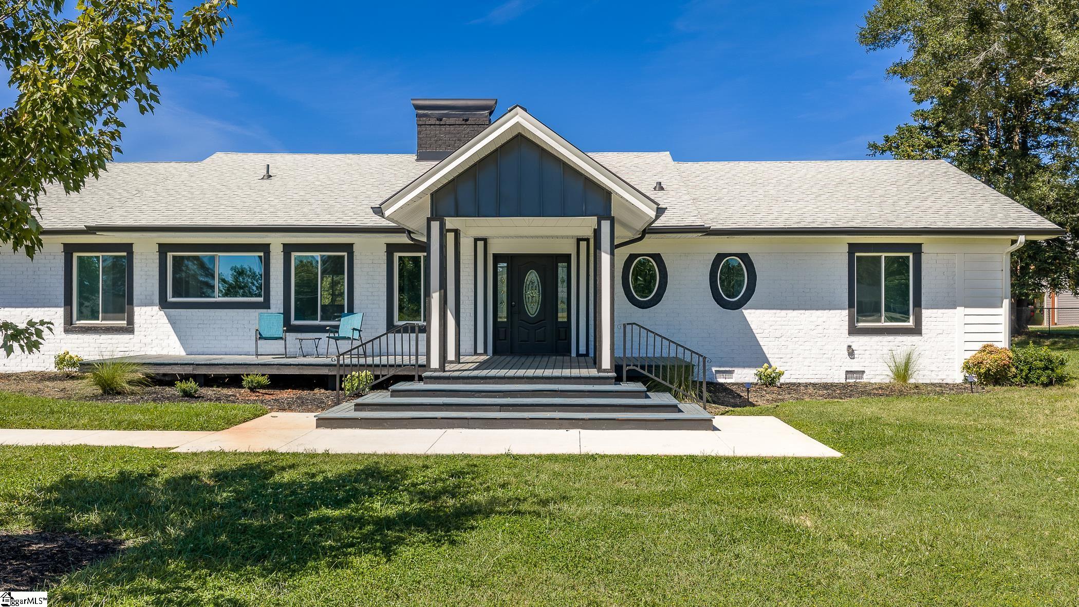 Photo 1 of Single family home for sale at 305 Waters Rd, Taylors, SC 29687 | MLS# 1605598 | Listing updated on 2026-10-02