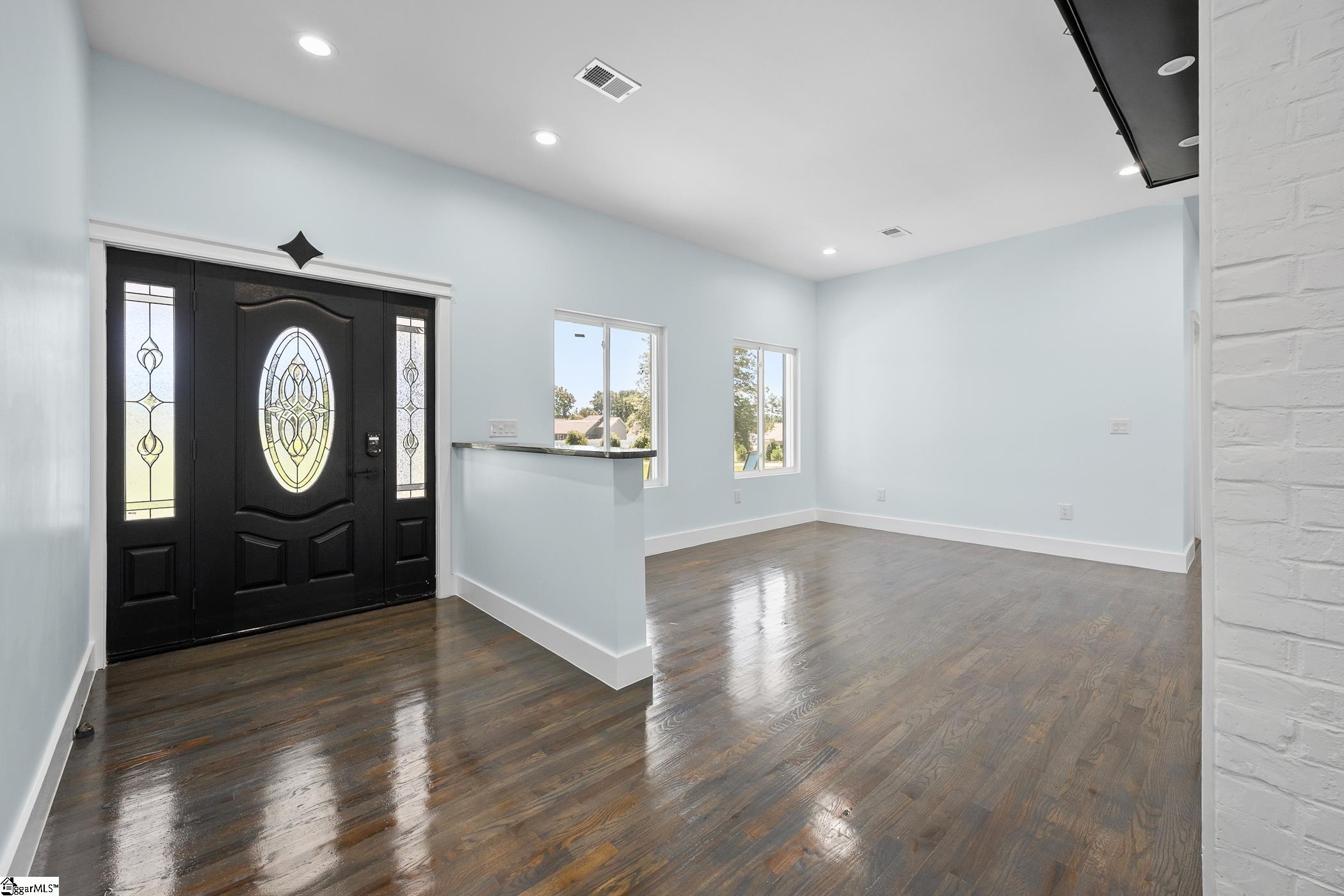 Photo 2 of Single family home for sale at 305 Waters Rd, Taylors, SC 29687 | MLS# 1605598 | Listing updated on 2026-10-02