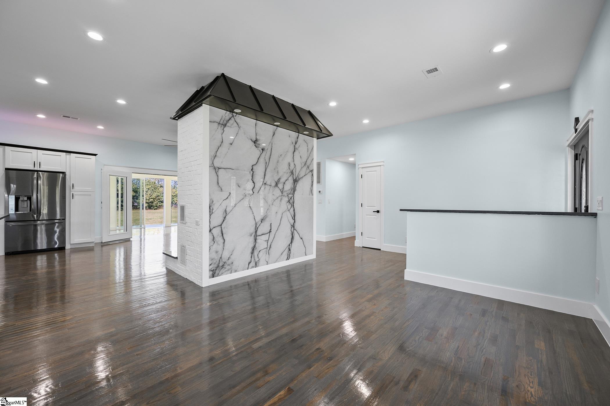 Photo 4 of Single family home for sale at 305 Waters Rd, Taylors, SC 29687 | MLS# 1605598 | Listing updated on 2026-10-02