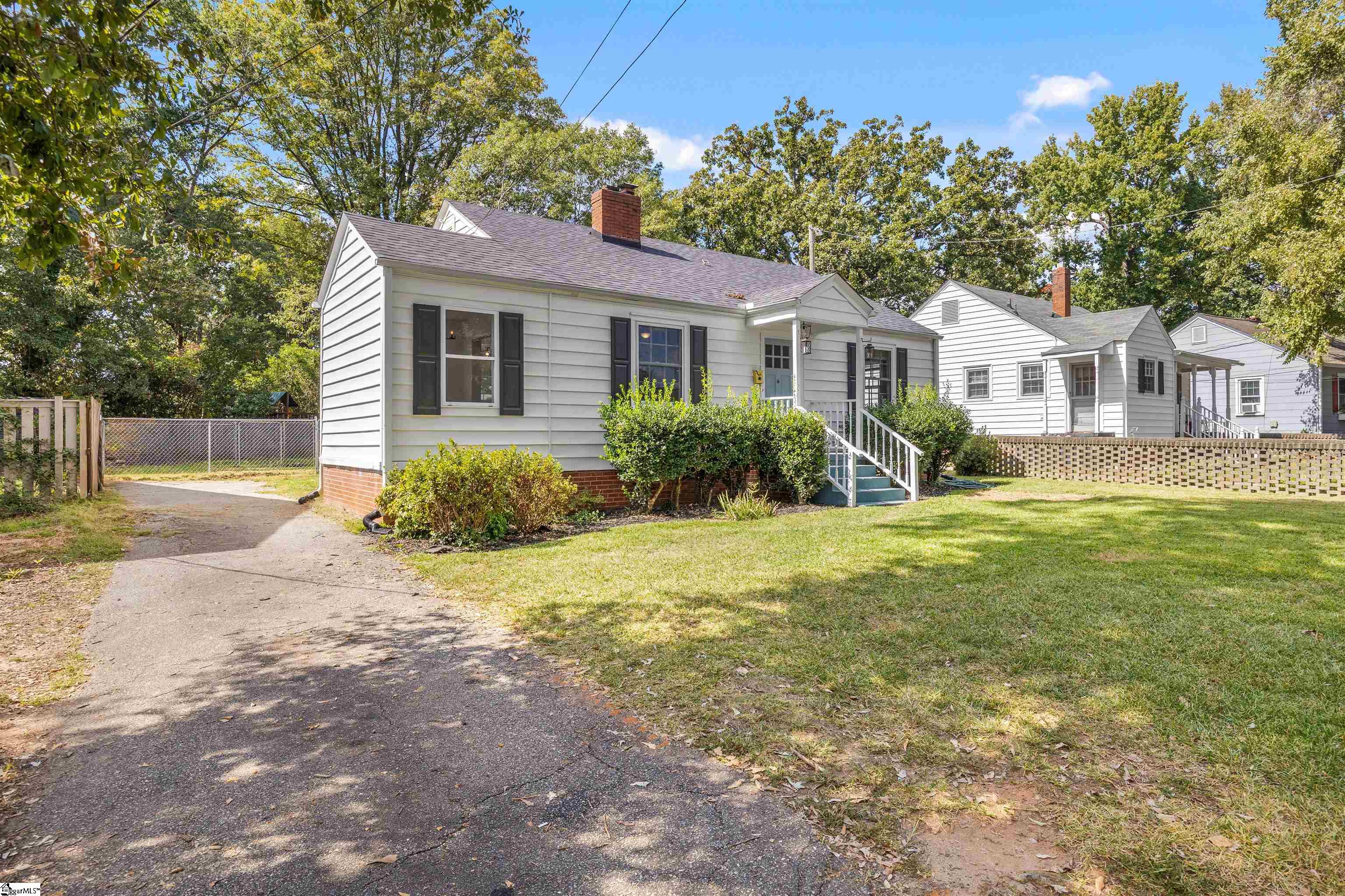 Photo 1 of Single family home for sale at 14 Tabor St, Greenville, SC 29609 | MLS# 1605628 | Listing updated on 2026-10-02