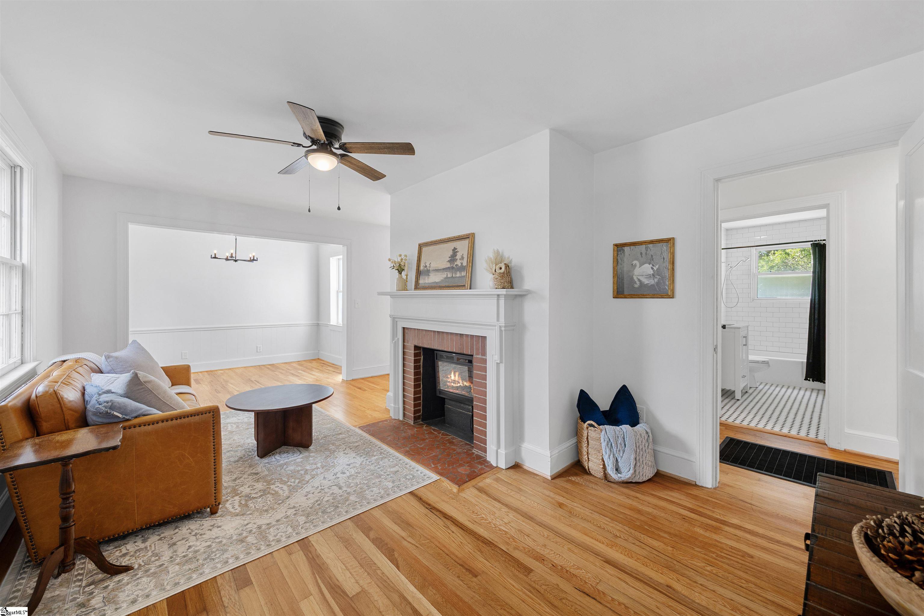 Photo 3 of Single family home for sale at 14 Tabor St, Greenville, SC 29609 | MLS# 1605628 | Listing updated on 2026-10-02