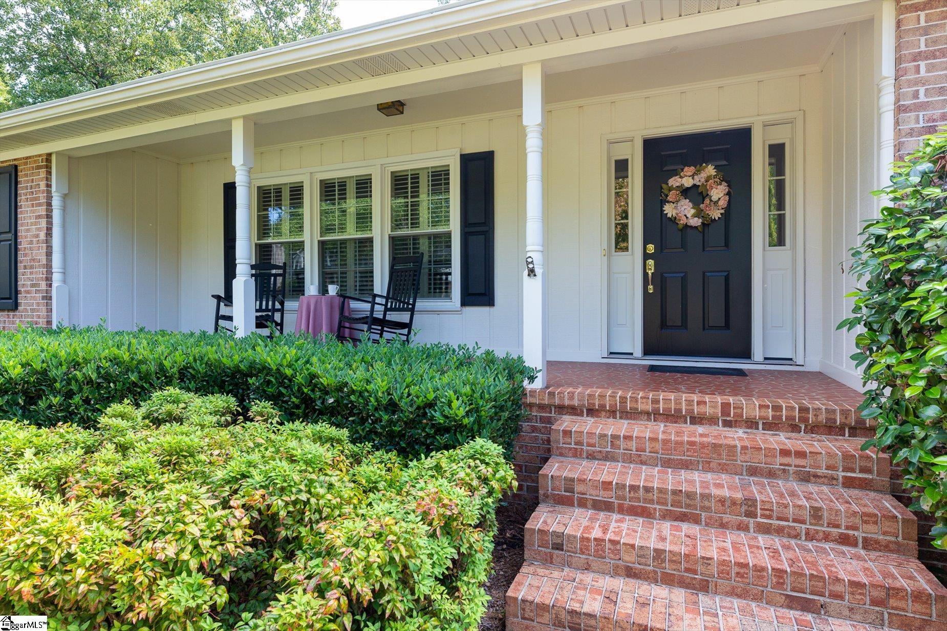 Photo 3 of Single family home for sale at 109 Silver Crk Ct, Greer, SC 29650 | MLS# 1605632 | Listing updated on 2026-10-02