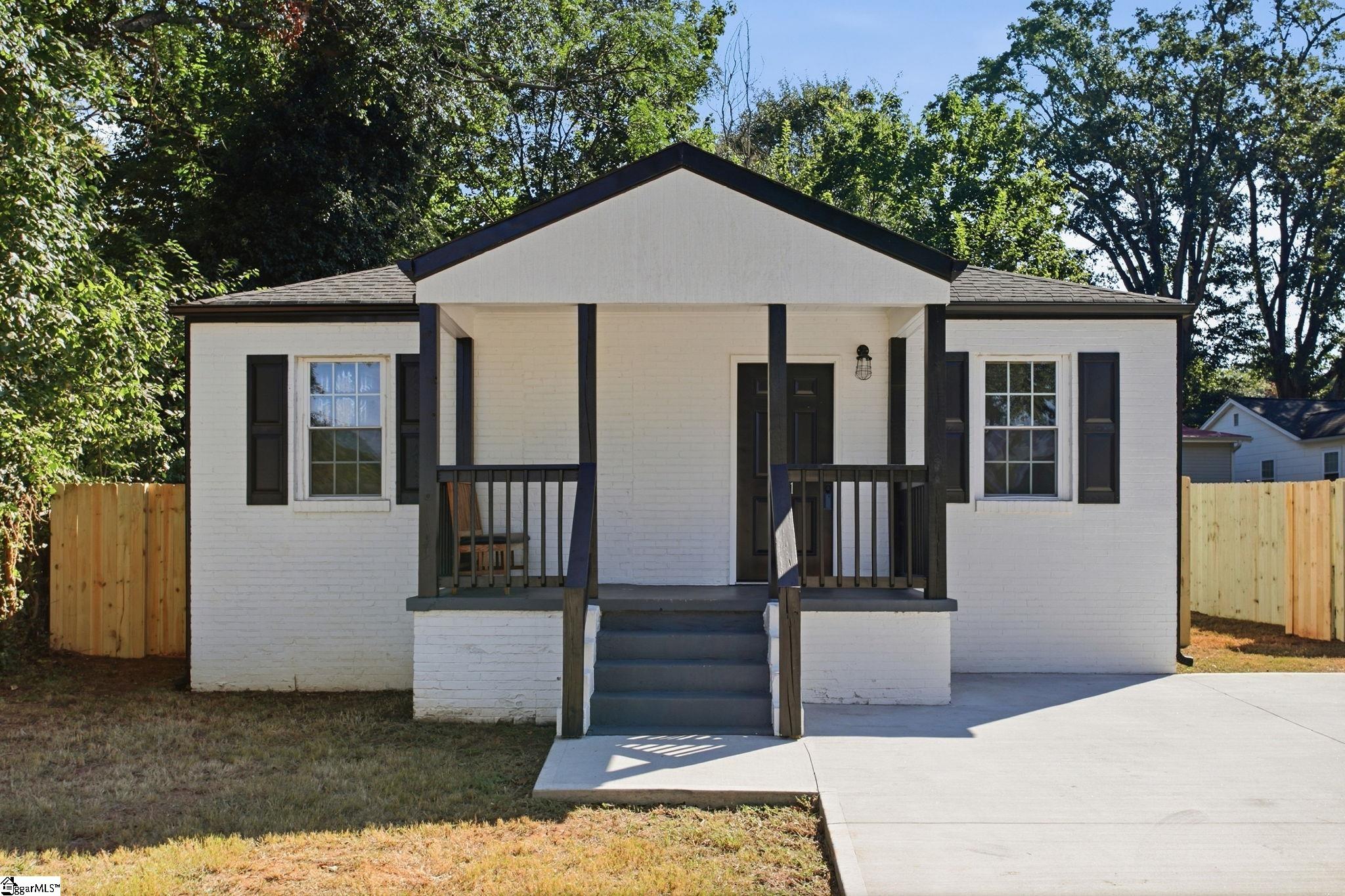Photo 1 of Single family home for sale at 401 Fair St, Greenville, SC 29609 | MLS# 1605652 | Listing updated on 2026-10-03