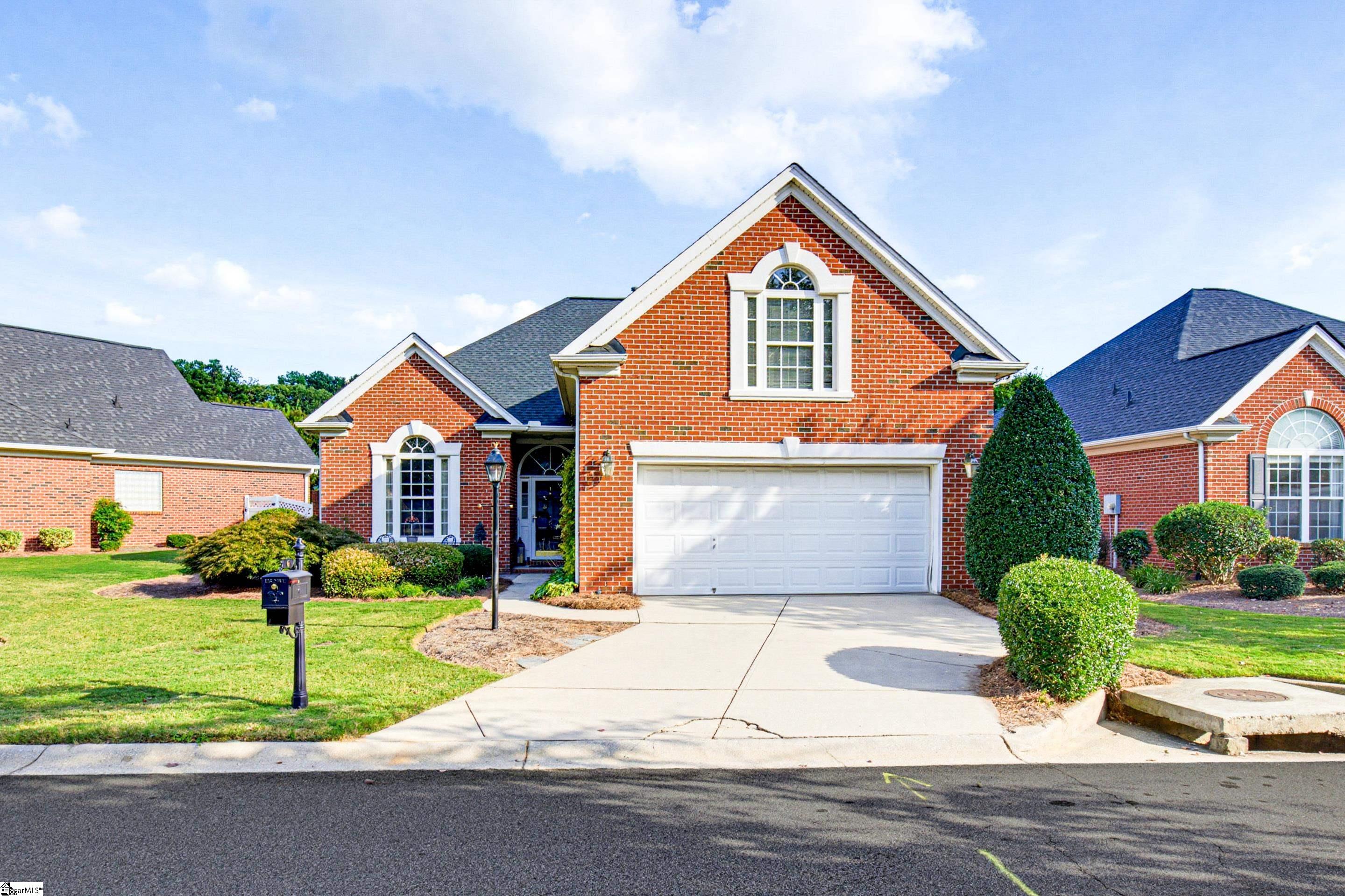Photo 1 of Single family home for sale at 6 Tinsberry Dr, Greenville, SC 29607 | MLS# 1605675 | Listing updated on 2026-10-03
