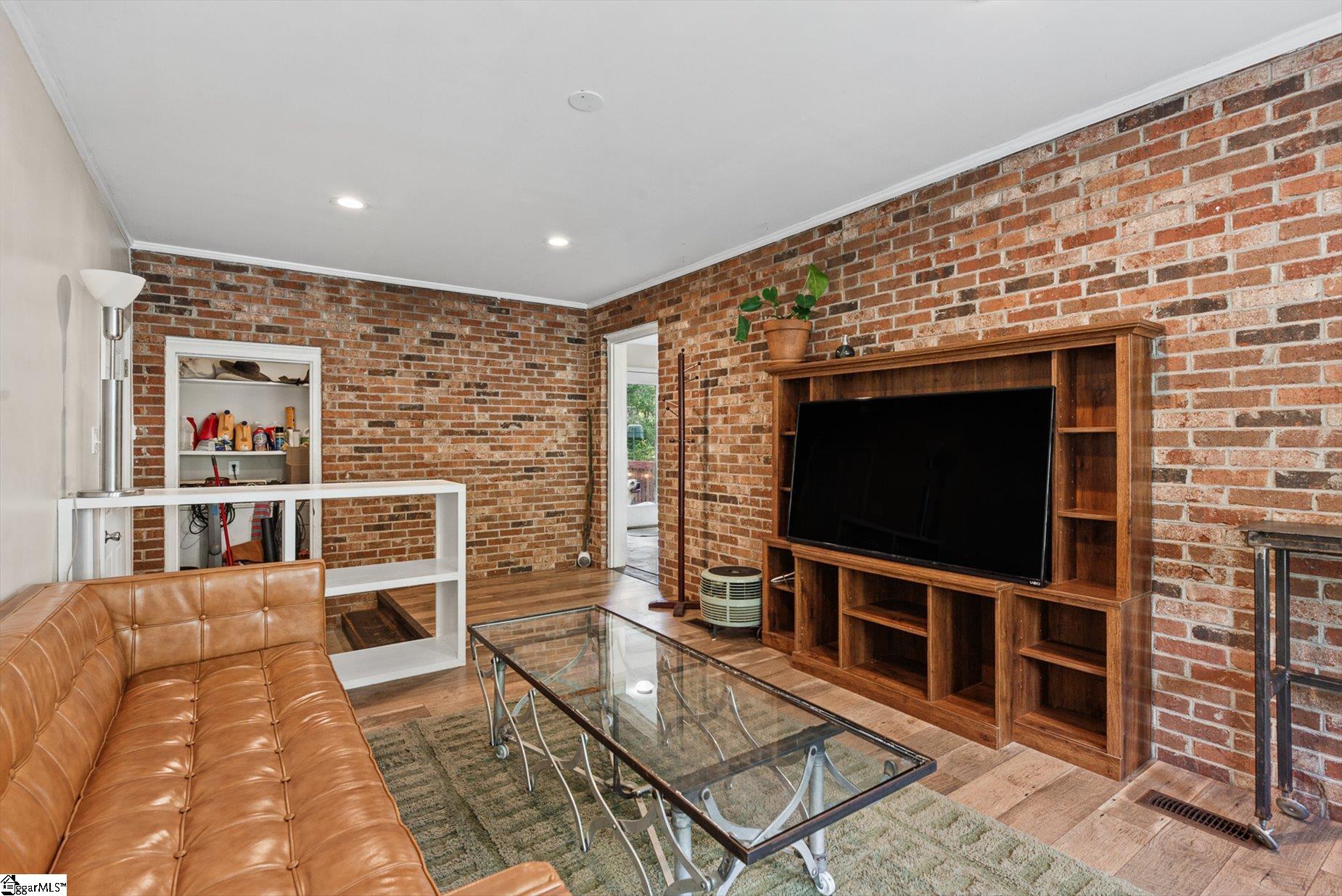 Photo 3 of Single family home for sale at 48 Carriage Dr, Greenville, SC 29609 | MLS# 1605696 | Listing updated on 2026-10-04