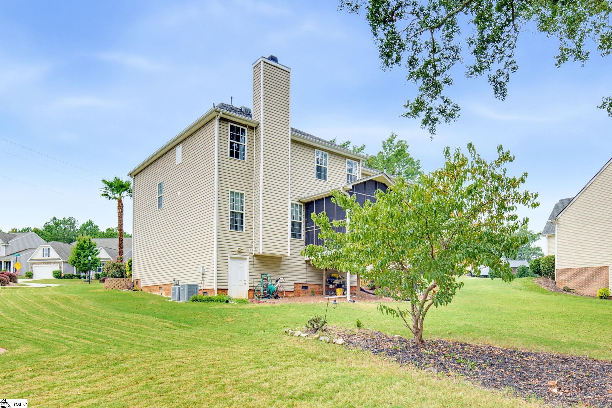 Photo 3 of Single family home for sale at 500 Summerridge Ct, Simpsonville, SC 29681 | MLS# 1605723 | Listing updated on 2026-10-05