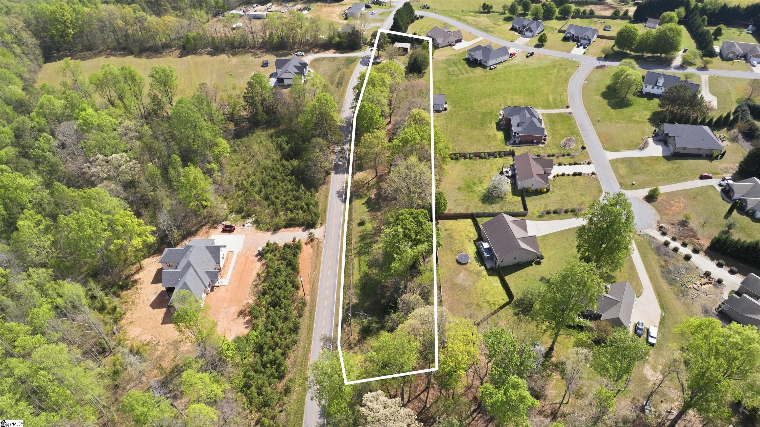 Photo 3 of Single family home for sale at 1360 Old Ml Rd, Campobello, SC 29322 | MLS# 1605734 | Listing updated on 2026-10-05