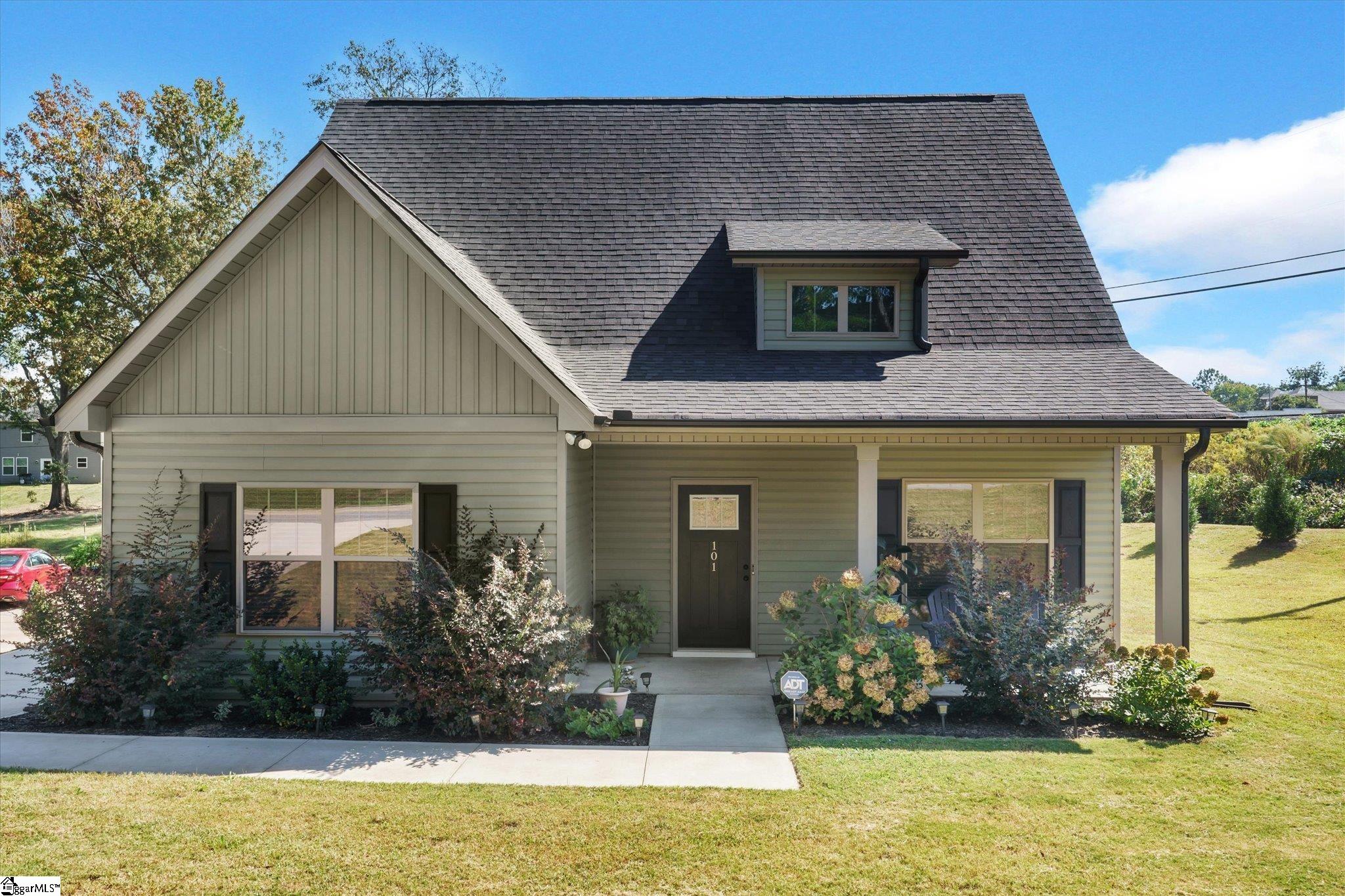 Single family home for sale at 101 N Spencer St, Duncan, SC 29334 | MLS# 1605805