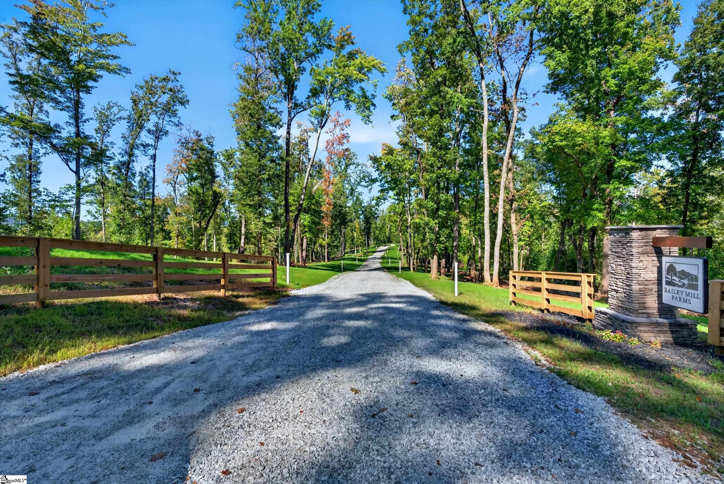Photo 3 of House for sale at 530 Chinquapin Rd, Travelers Rest, SC 29690 | MLS# 1605818 | Listing updated on 2026-10-06