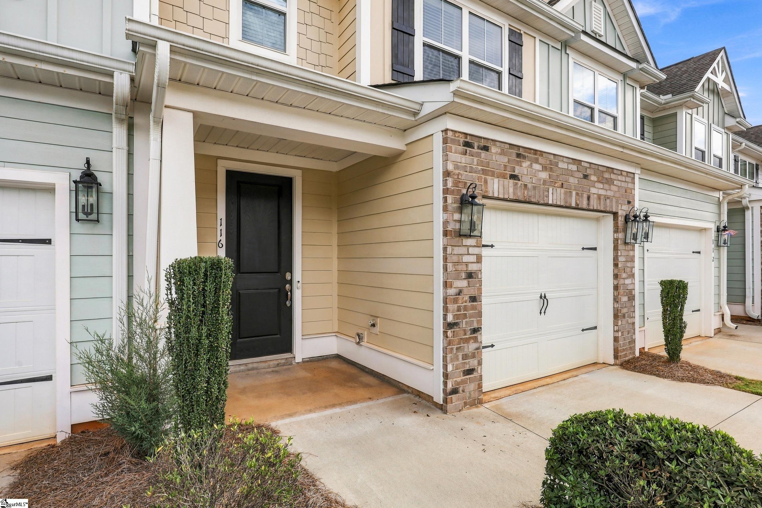 Photo 2 of Townhouse for sale at 116 Turfway Dr, Greer, SC 29651 | MLS# 1605864 | Listing updated on 2026-10-06