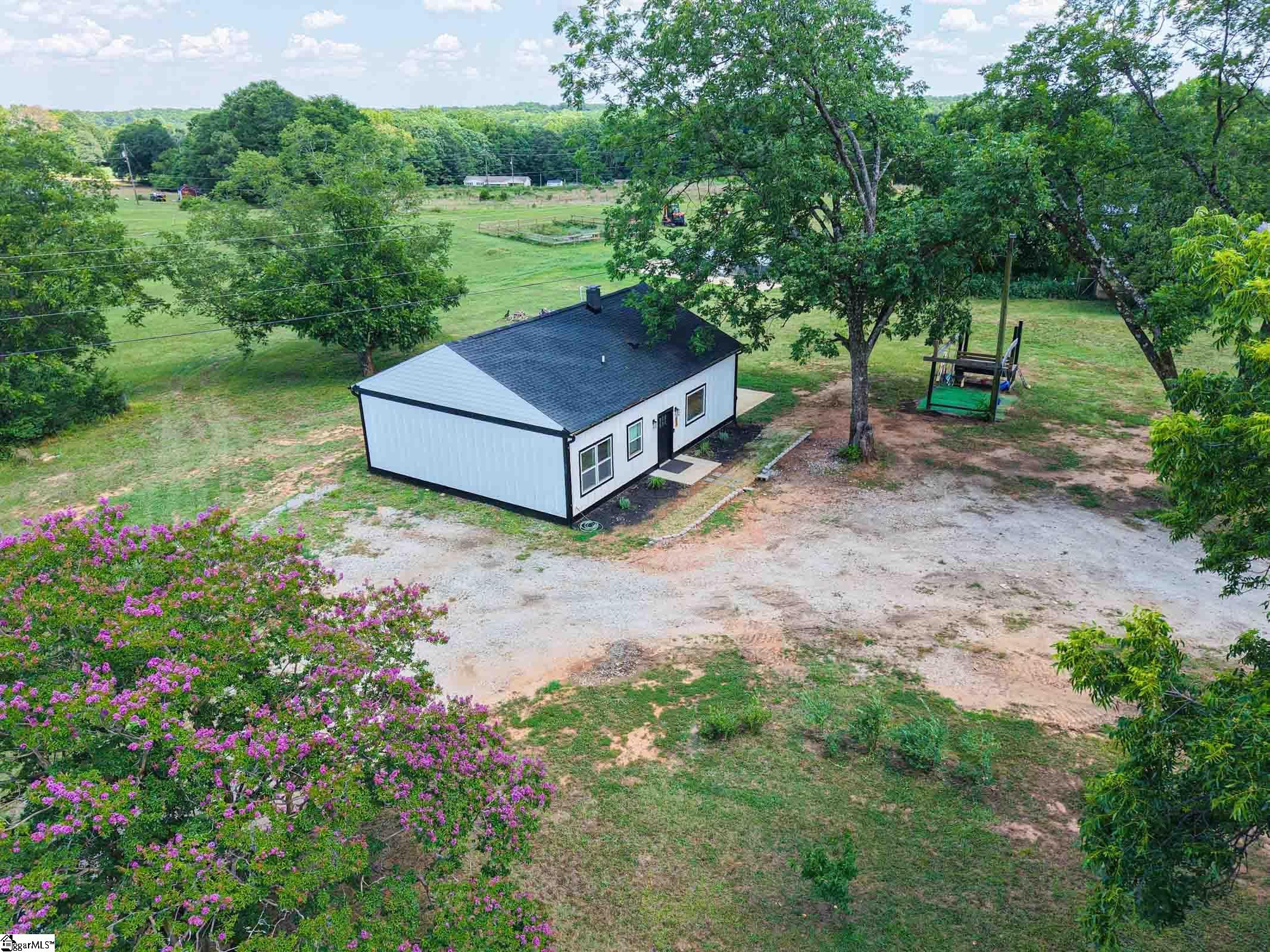 Photo 3 of Single family home for sale at 250 Bryant Rd, Pacolet, SC 29372 | MLS# 1605901 | Listing updated on 2026-10-06