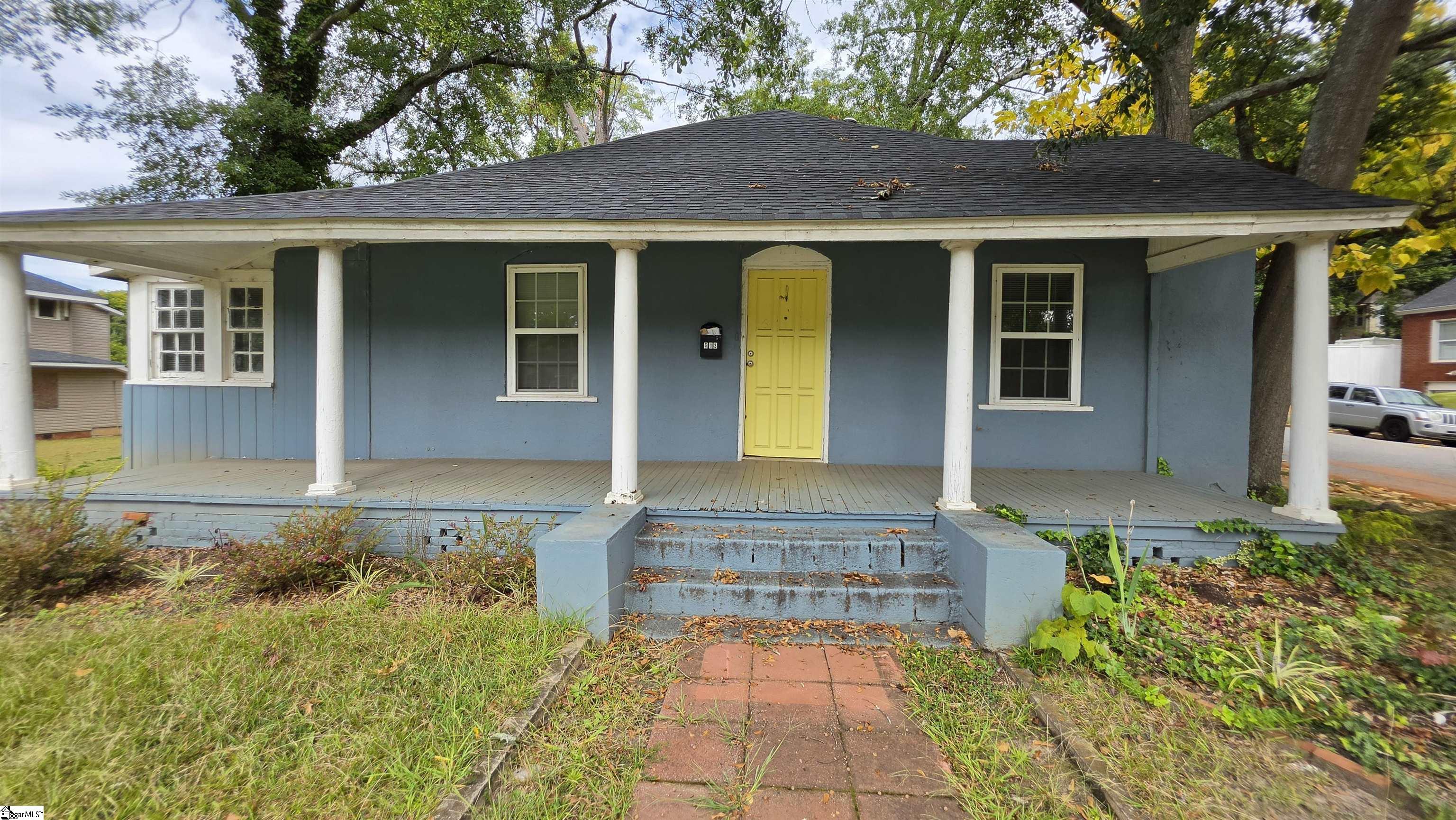 Photo 1 of Single family home for sale at 613 S Converse St, Spartanburg, SC 29306 | MLS# 1605917 | Listing updated on 2026-10-06