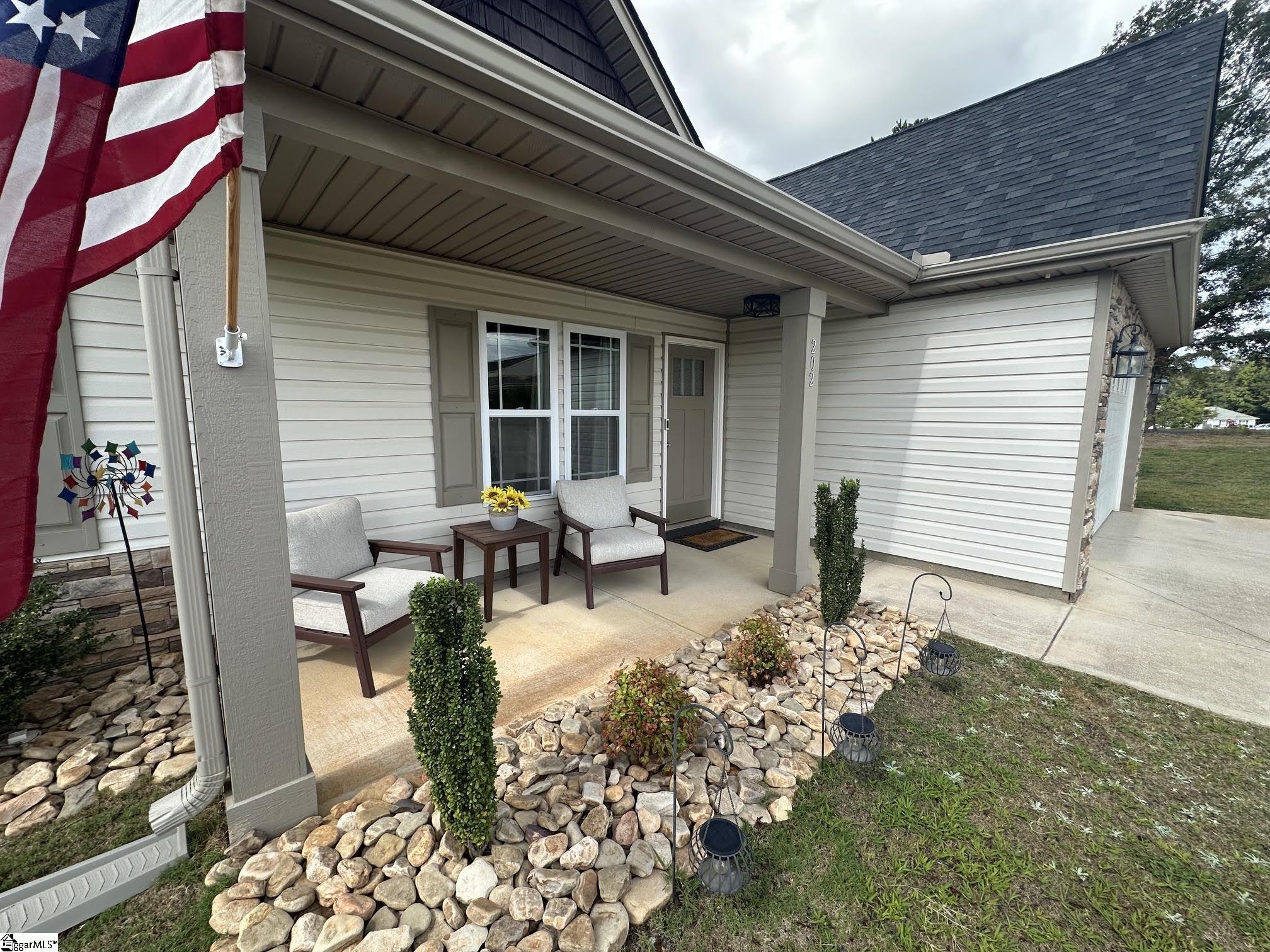 Photo 3 of Single family home for sale at 202 Rcthompson Rd, Chesnee, SC 29323 | MLS# 1605983 | Listing updated on 2026-10-07