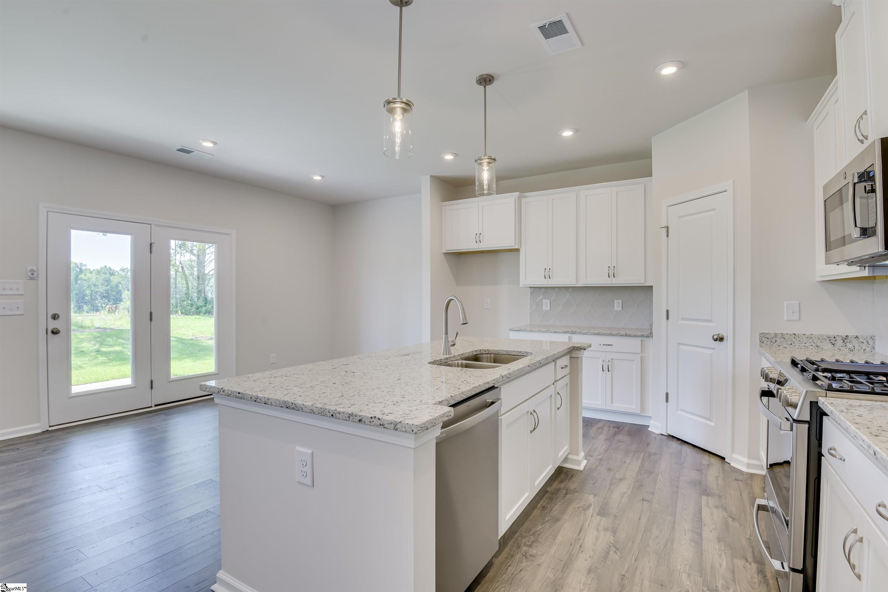Photo 4 of Single family home for sale at 1226 Red Delicious Dr, Lyman, SC 29365 | MLS# 1605994 | Listing updated on 2026-10-07